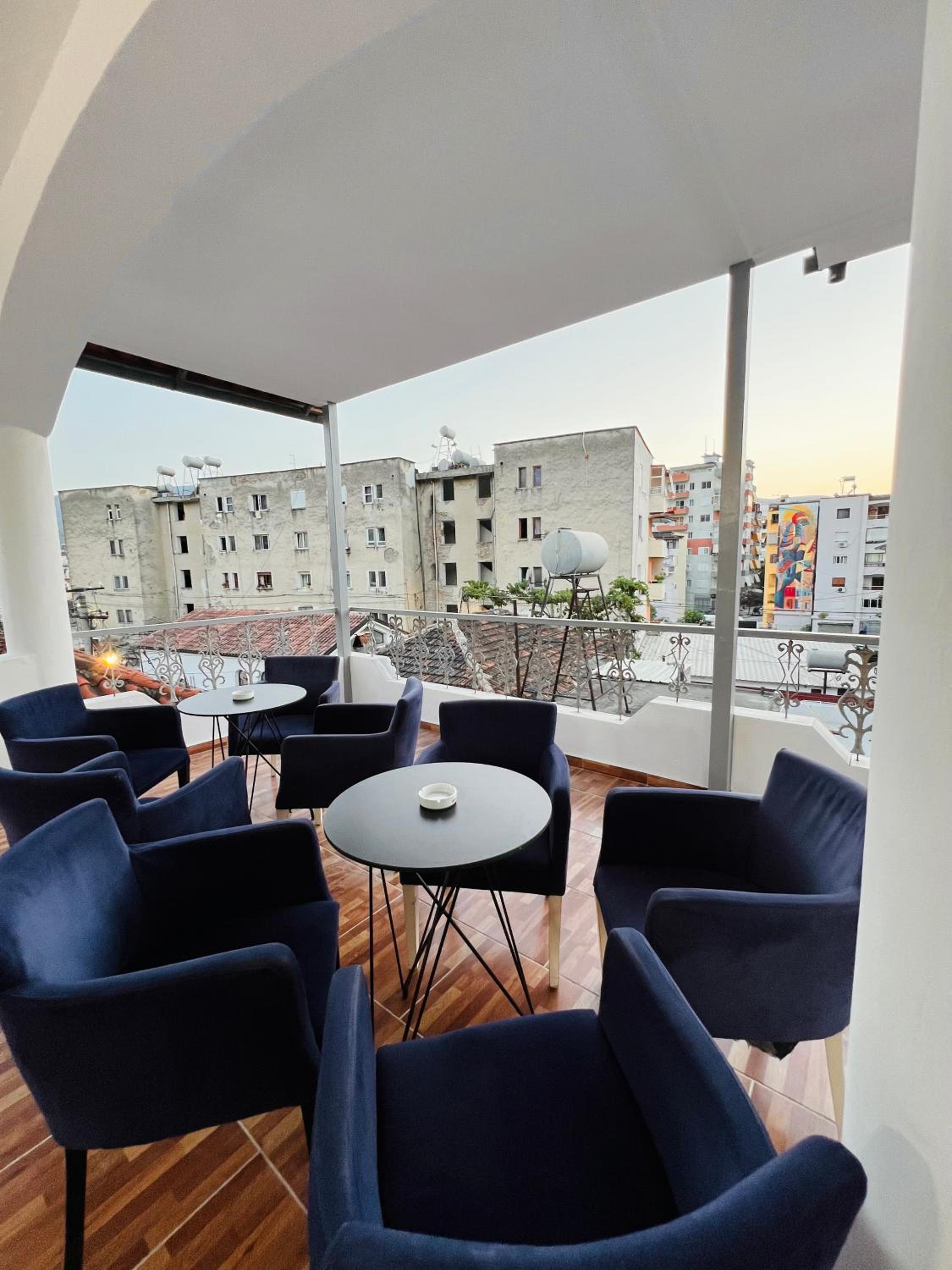 Villa EnSalv & Room & Apartment & Penthouse-Berat