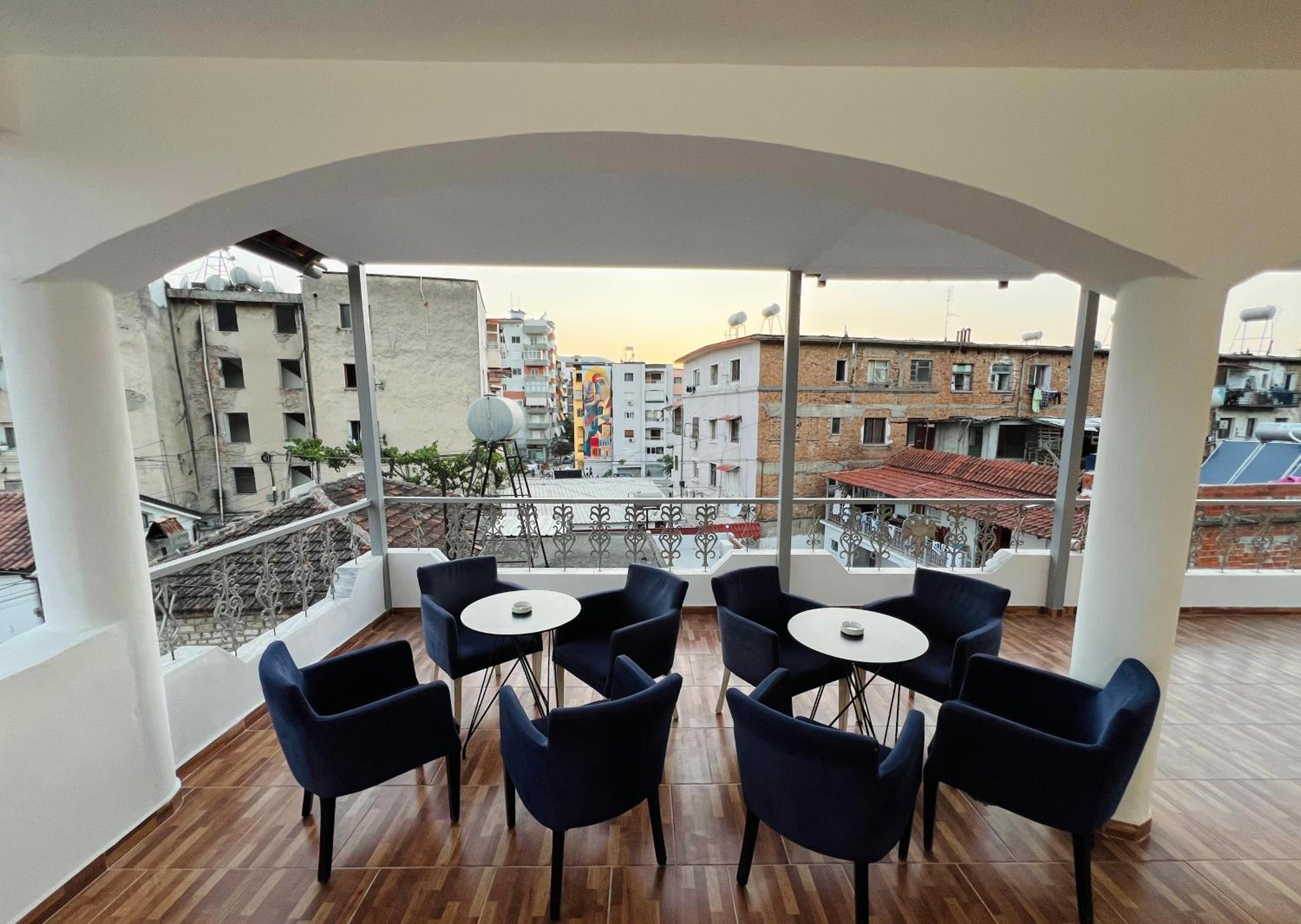 Villa EnSalv & Room & Apartment & Penthouse-Berat