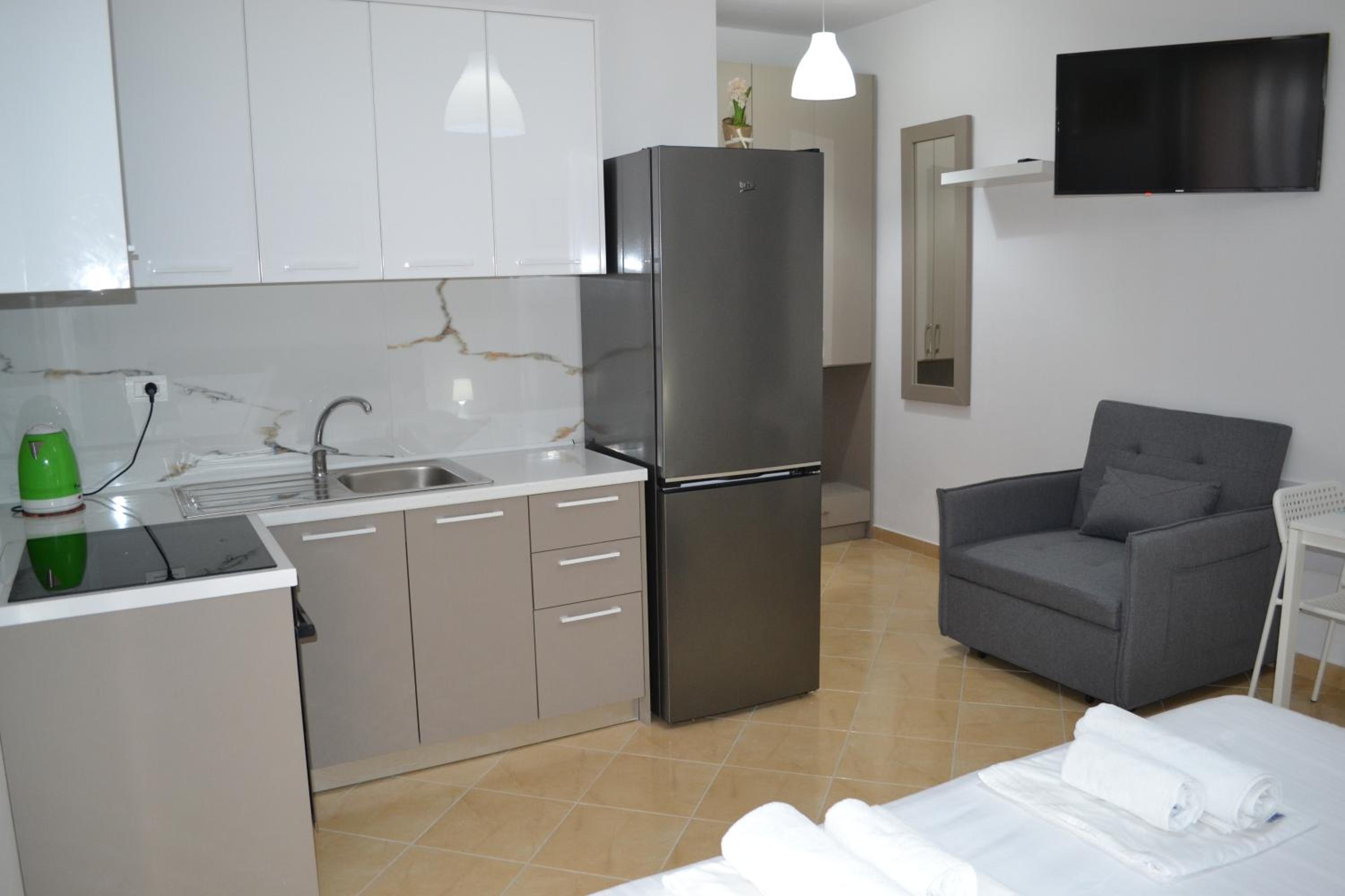 Sunshine Studio with Free Parking