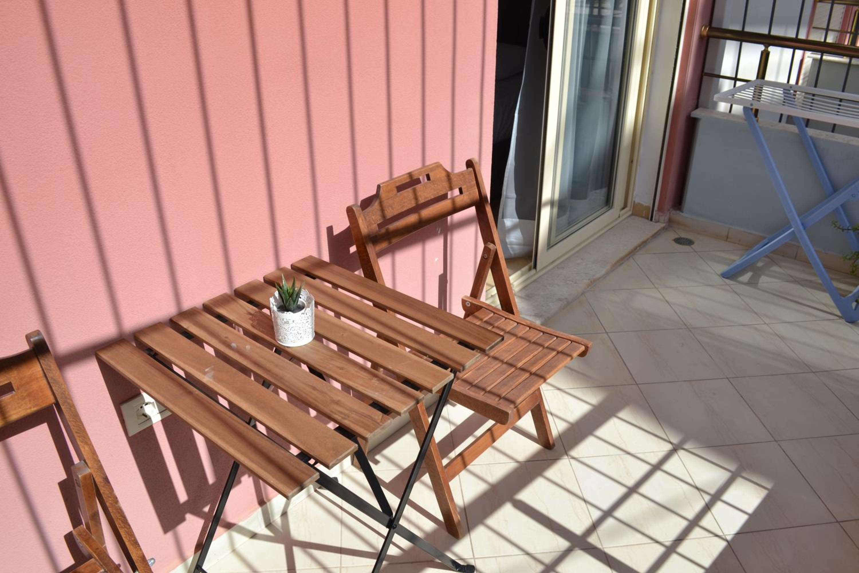 Sunshine Studio with Free Parking