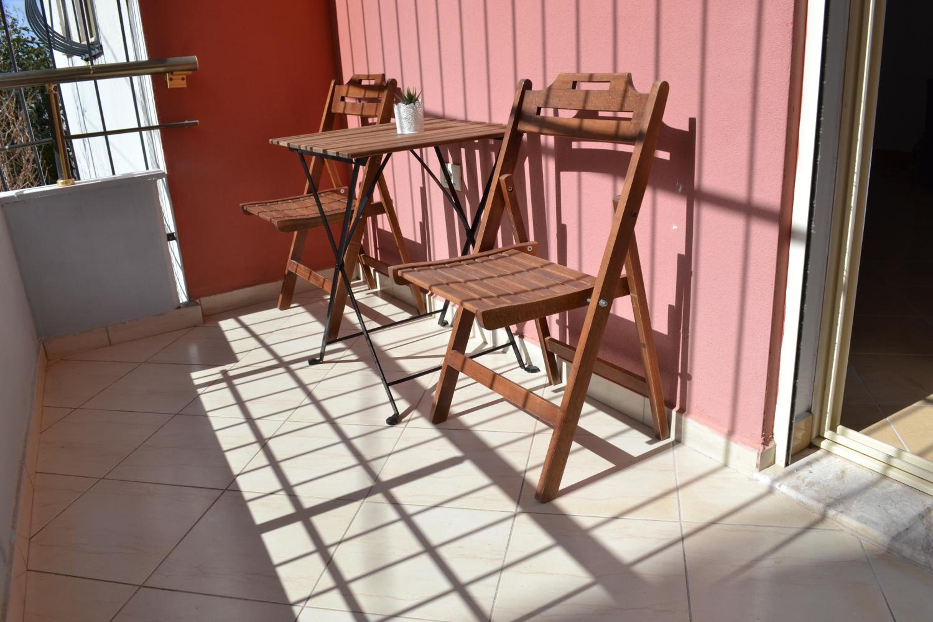 Sunshine Studio with Free Parking