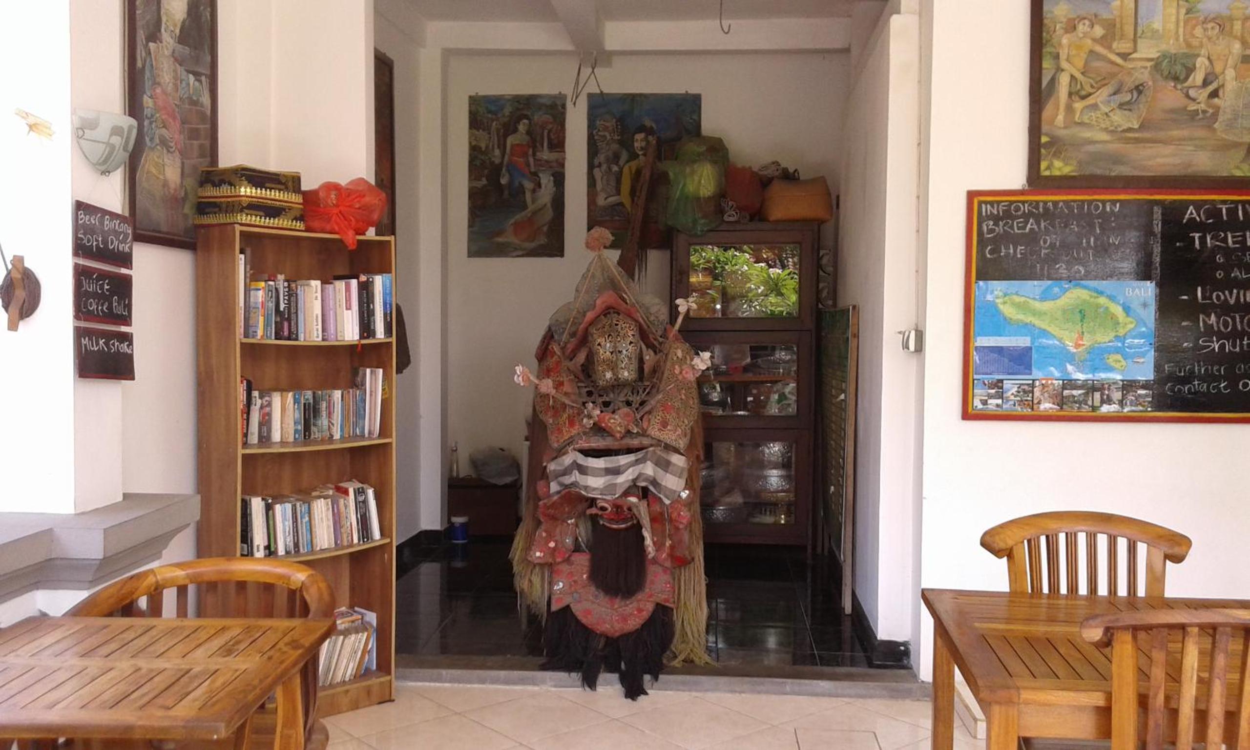Puri Mandhara Lovina
