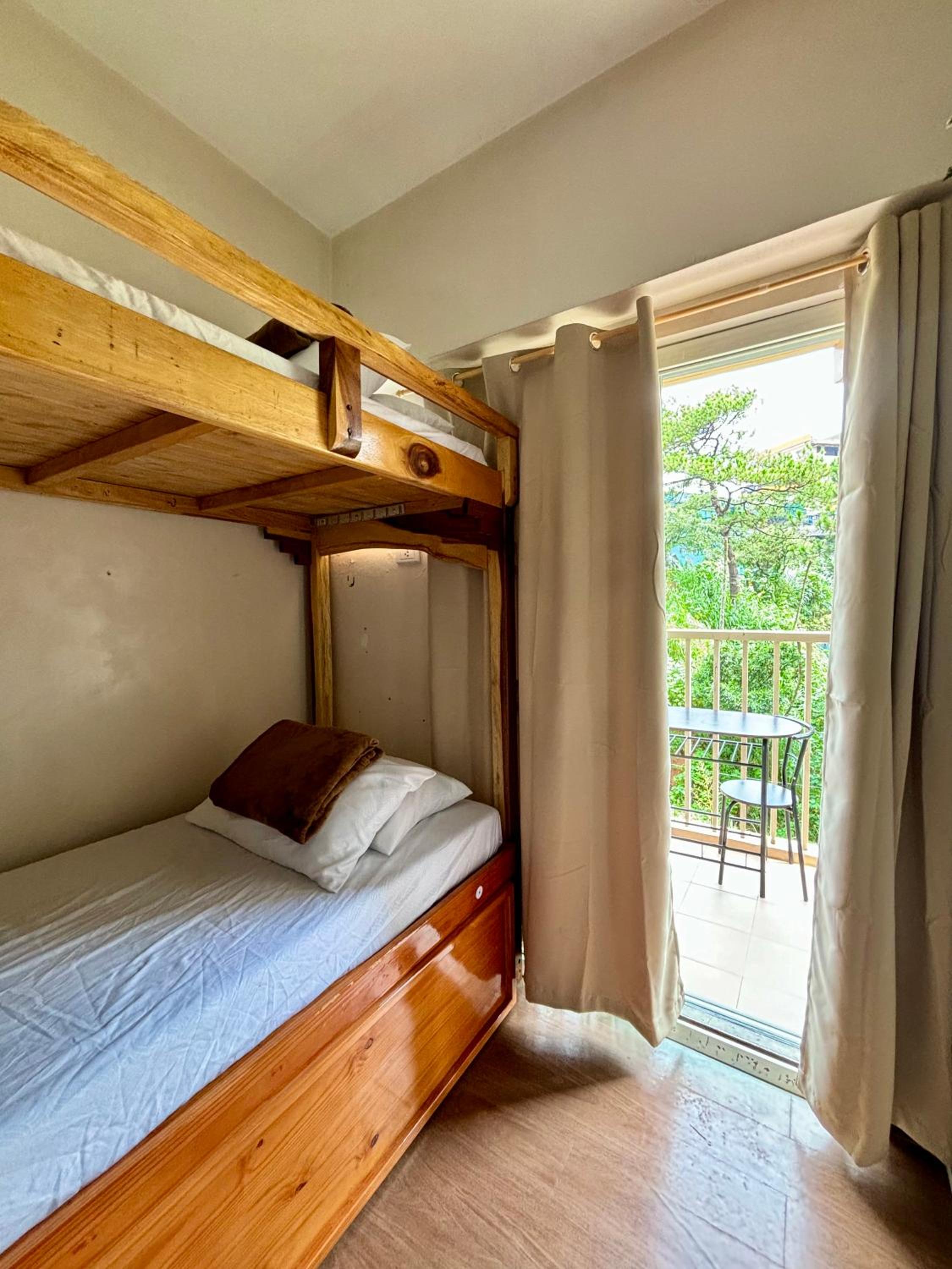 Quiet and Homely Condo at Moldex Residences with Free Parking view 2