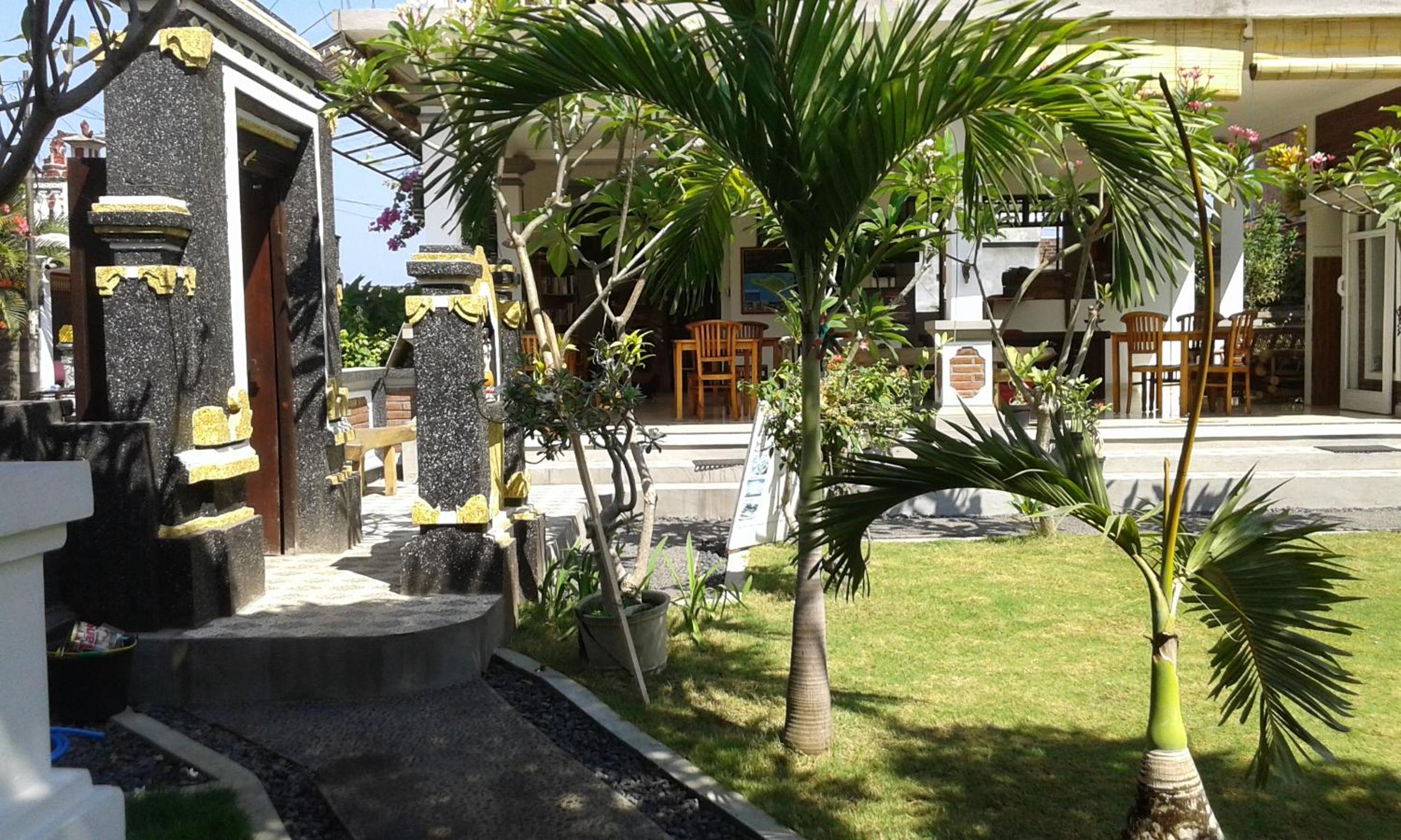 Puri Mandhara Lovina