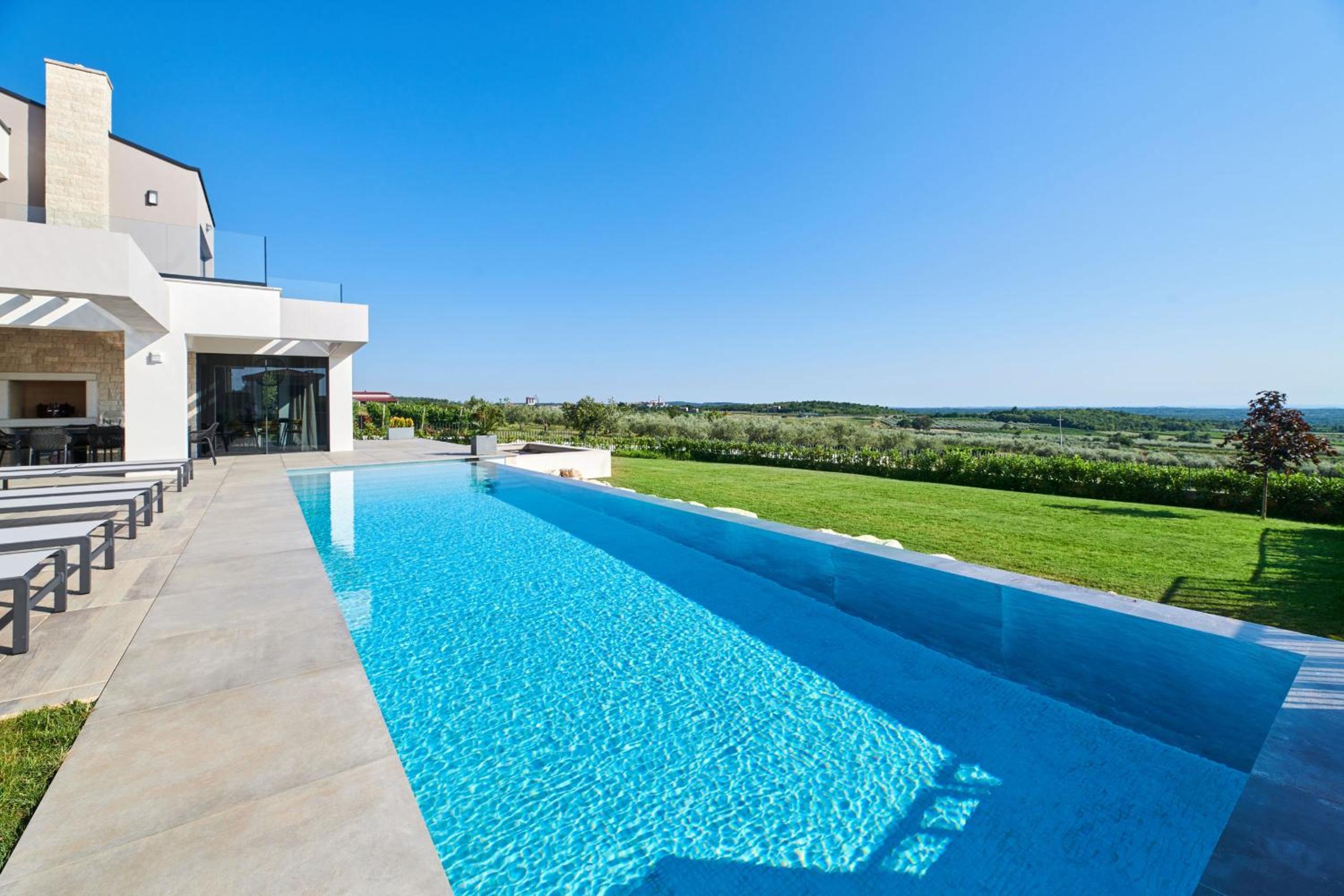 Modern Villa Zora with sauna in Visnjan