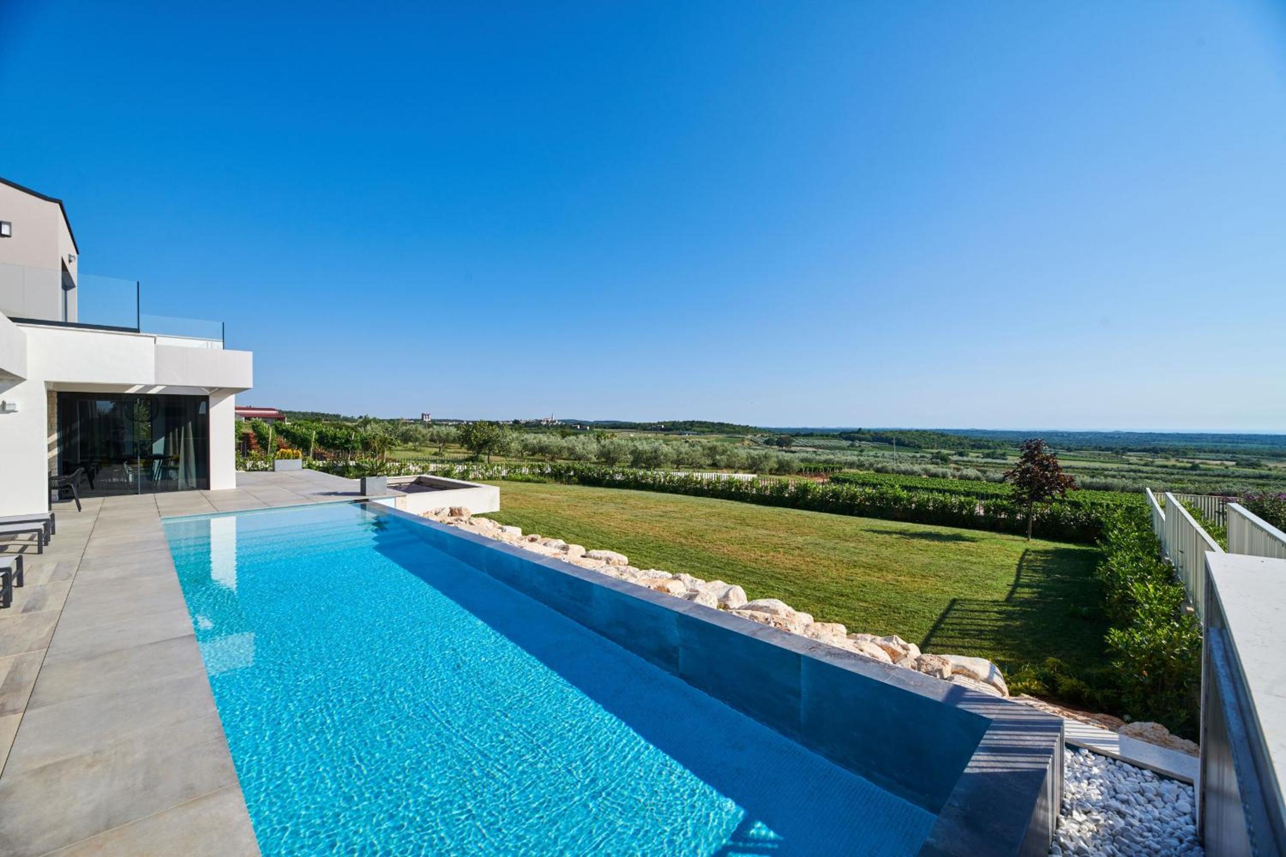 Modern Villa Zora with sauna in Visnjan