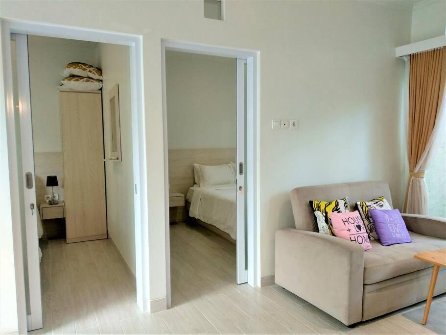 A 2 Bedrooms Lovely House Close to Saba Beach