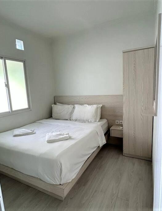 A 2 Bedrooms Lovely House Close to Saba Beach