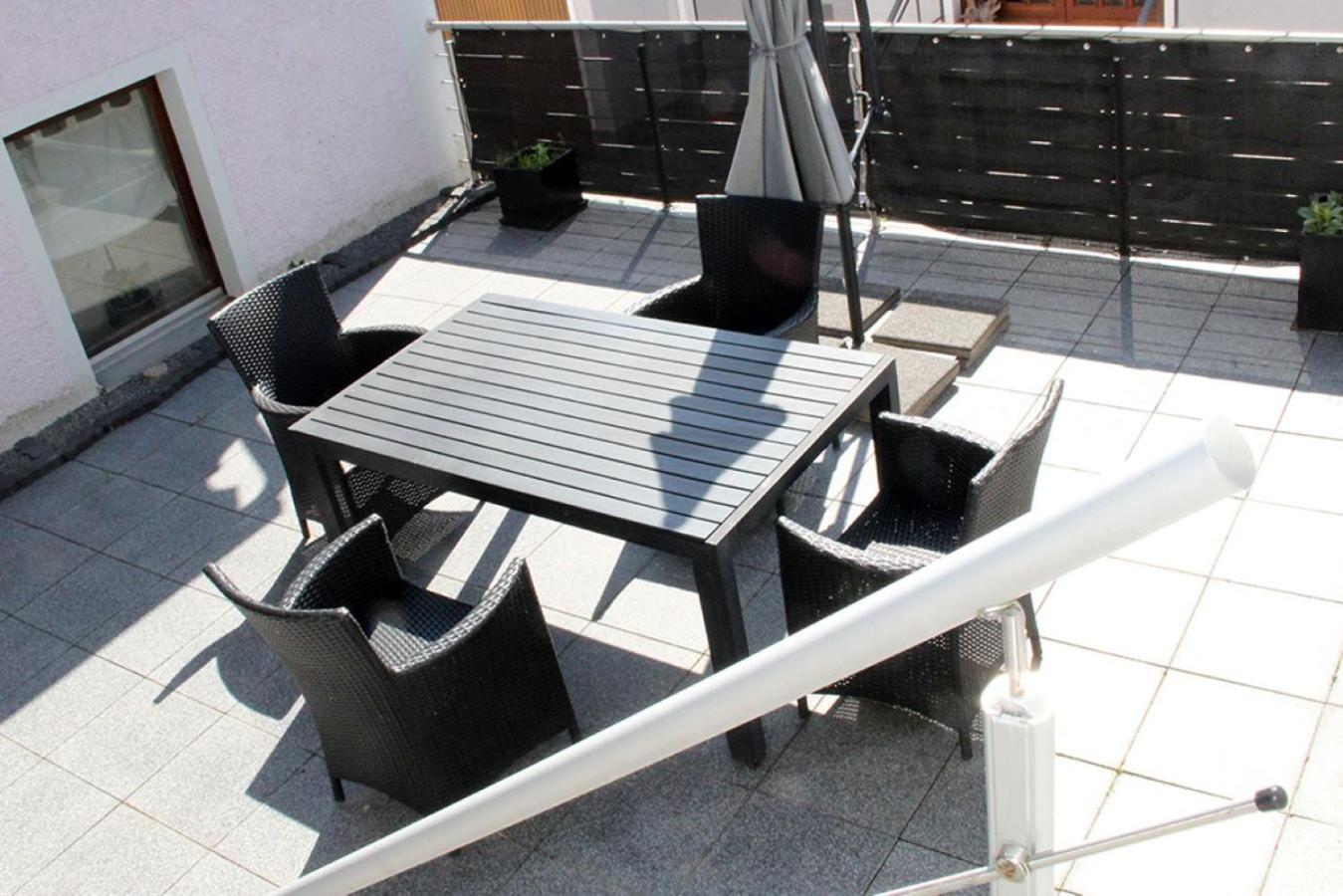 Caro Apartment B