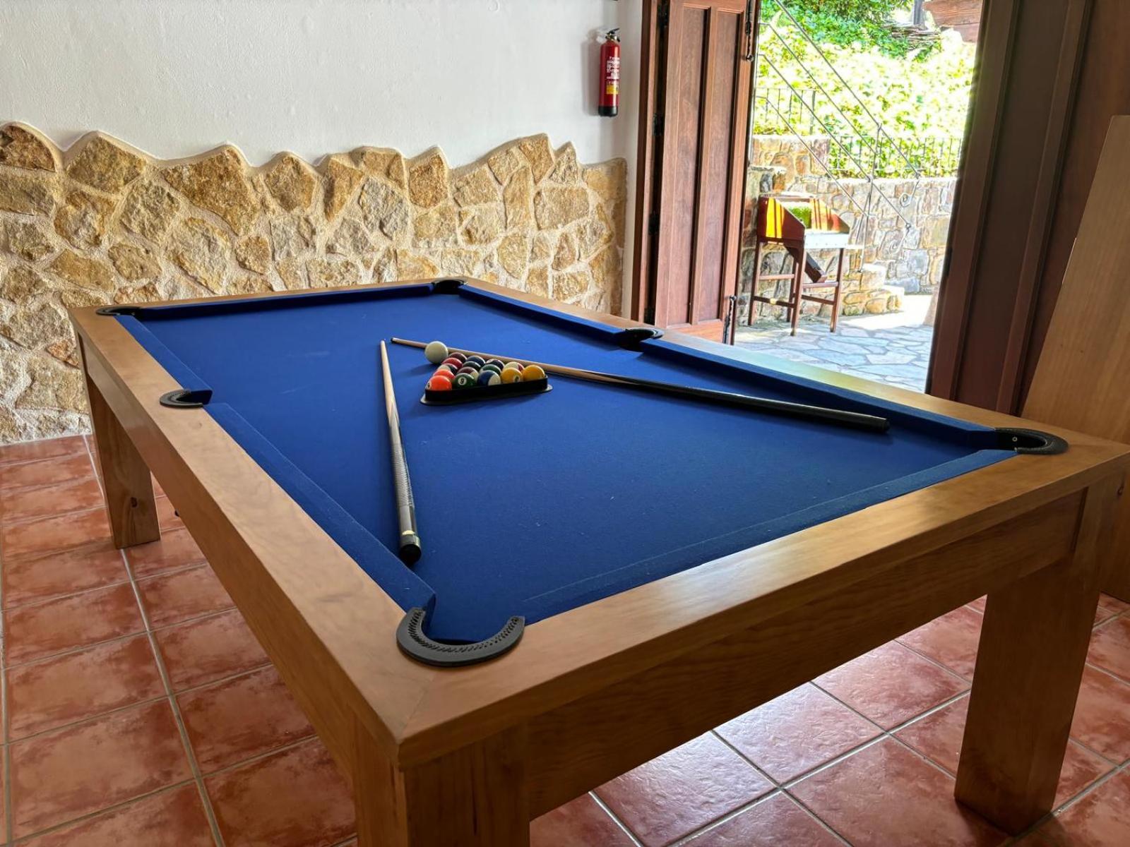 Vivienda turistica jardín con encanto y piscina