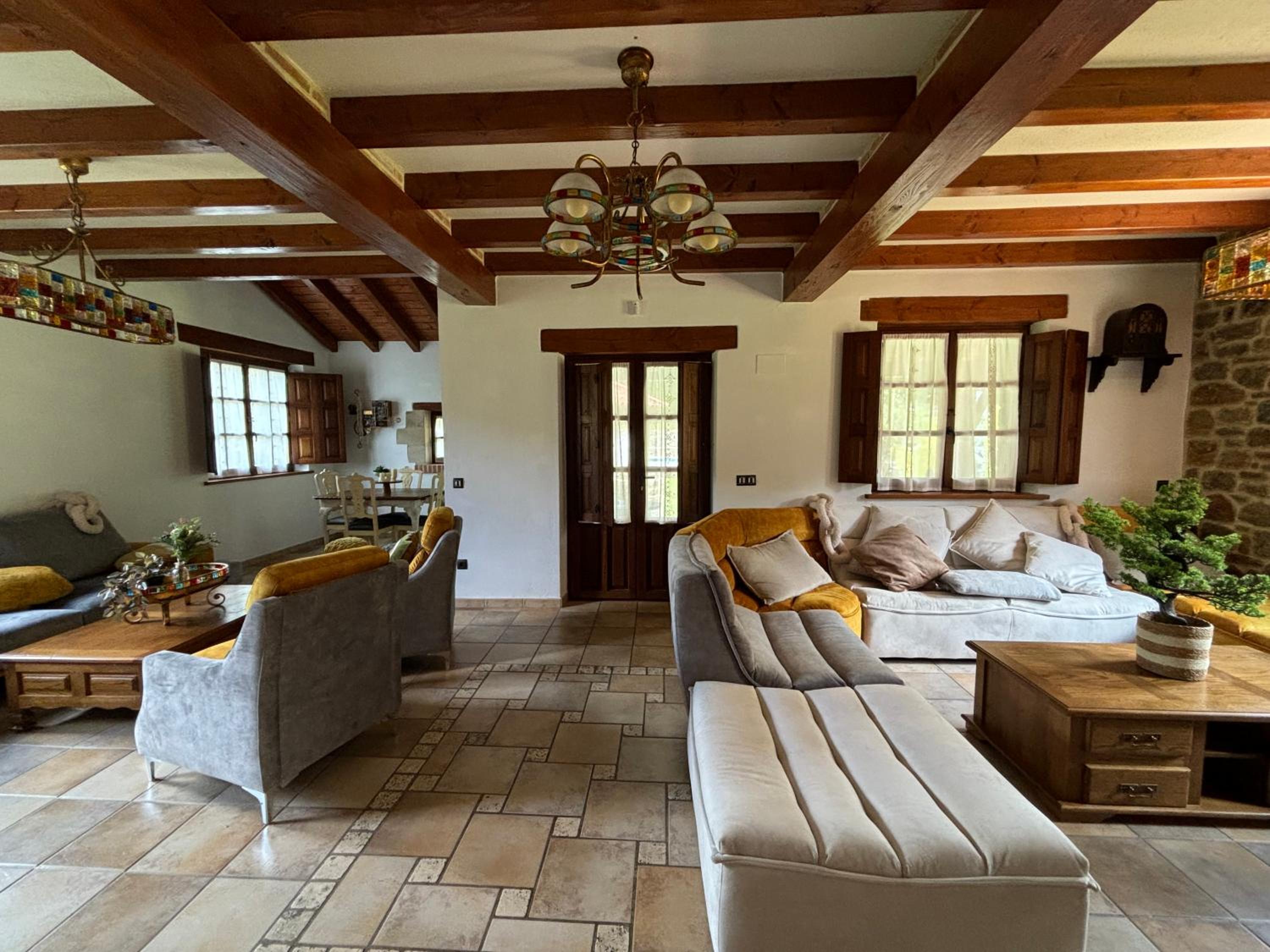 Vivienda turistica jardín con encanto y piscina