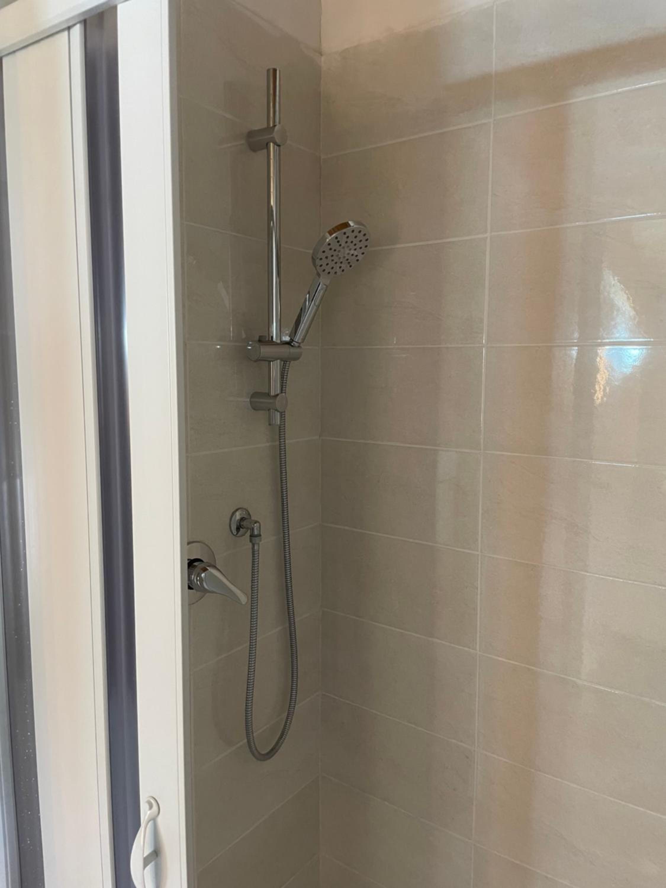 Le Mansarde en Ortona — bathroom
