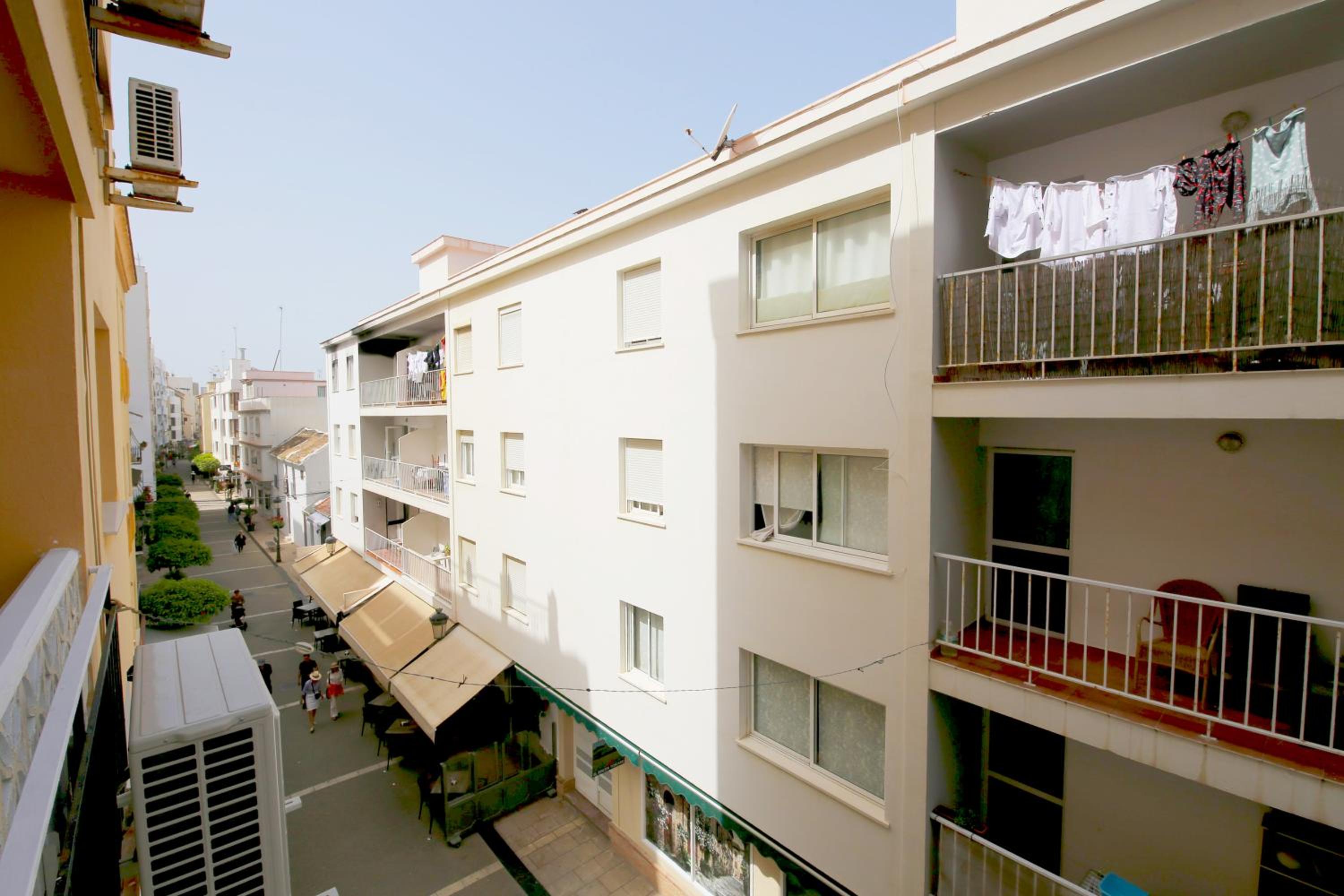 Estepona Centre Beachfront Apartment ROSSI