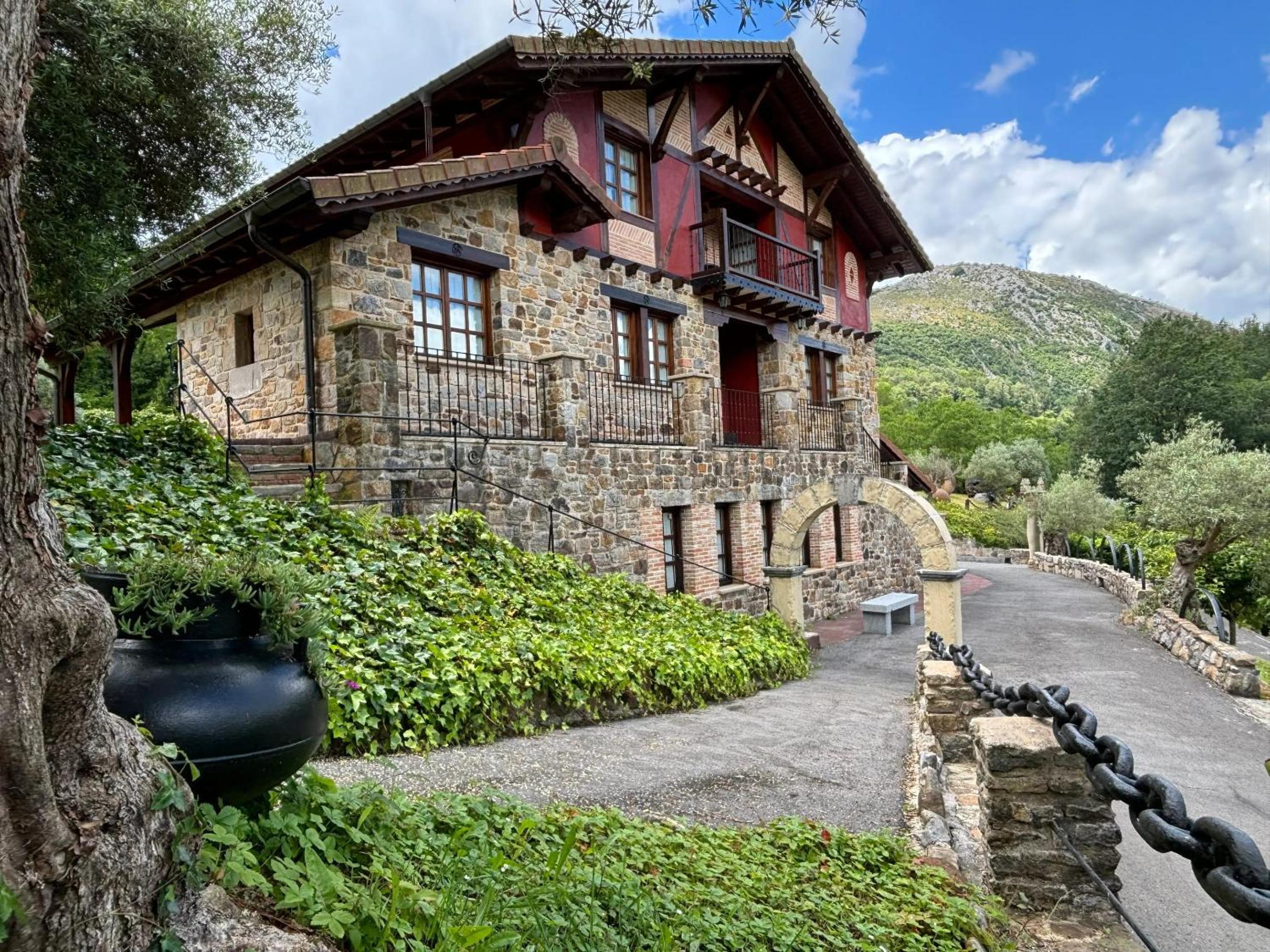 Spacious villa in Bizkaia with private pool and fireplace