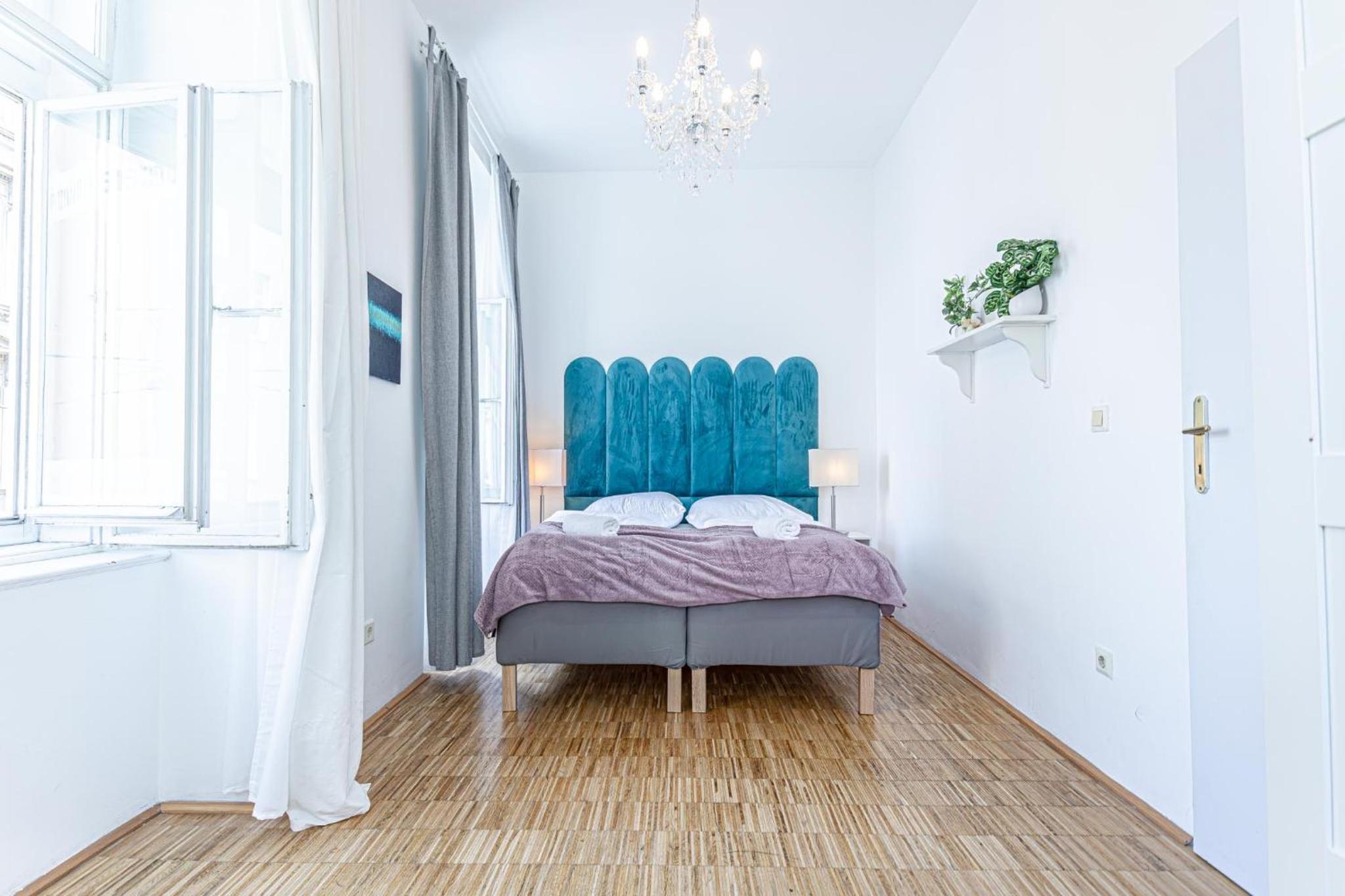 In the Heart of Vienna, Amazing 2BR Apartment with WIFI & TV