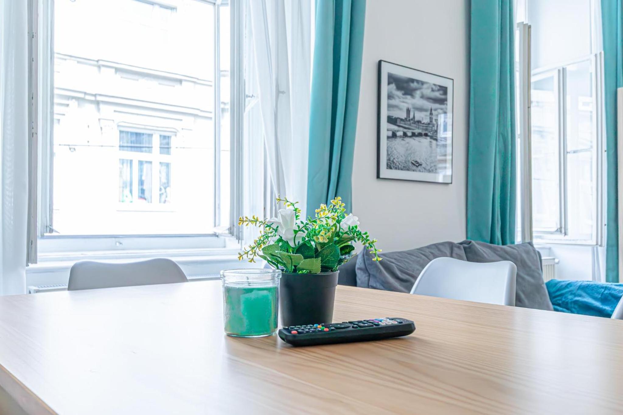 In the Heart of Vienna, Amazing 2BR Apartment with WIFI & TV