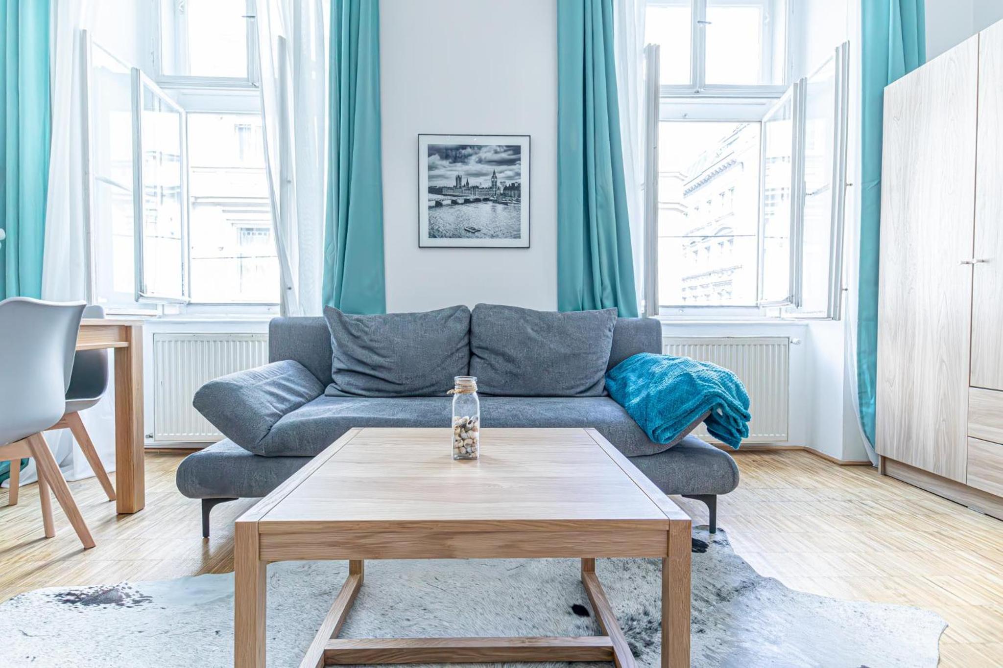 In the Heart of Vienna, Amazing 2BR Apartment with WIFI & TV
