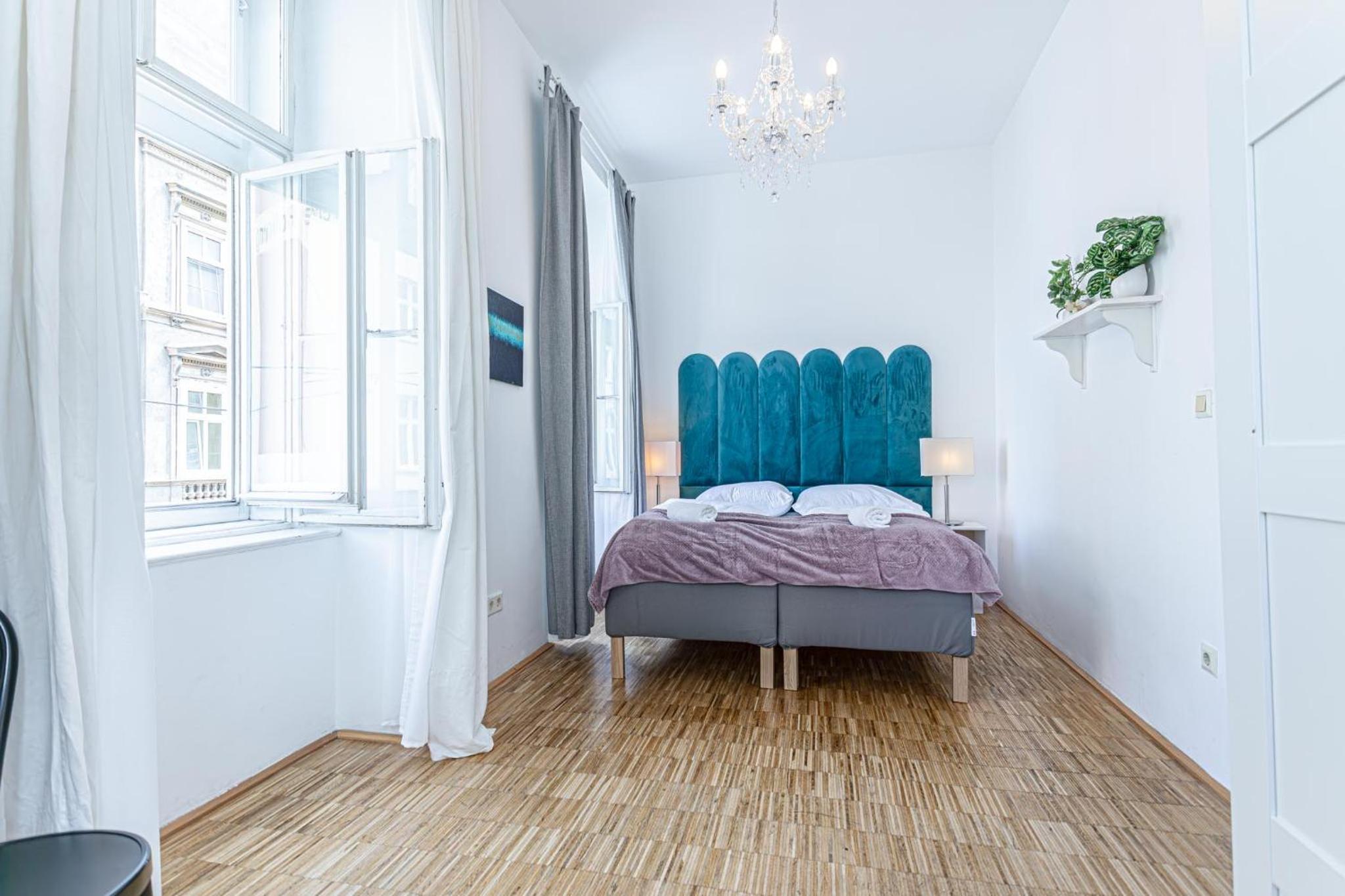 In the Heart of Vienna, Amazing 2BR Apartment with WIFI & TV
