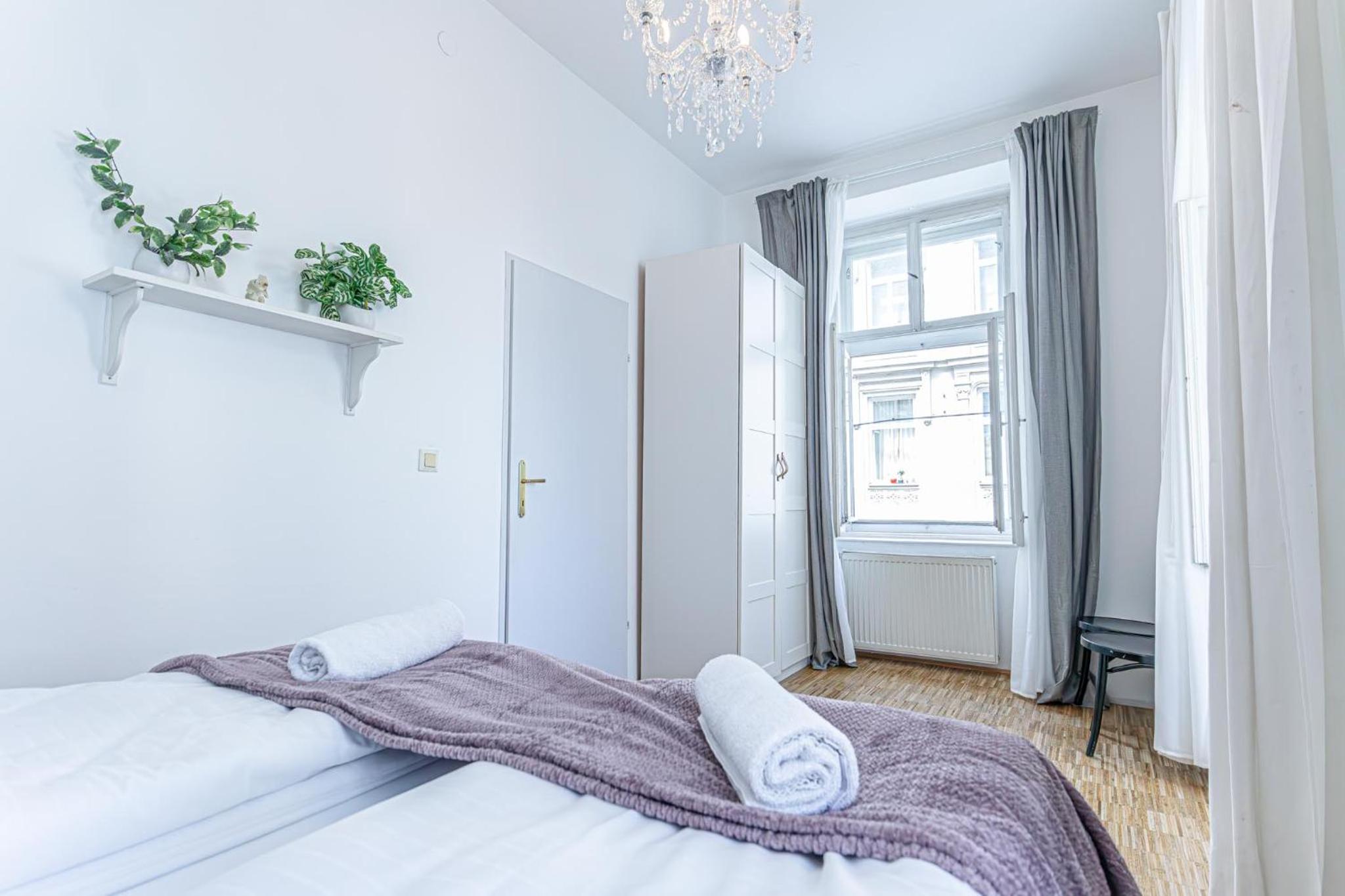 In the Heart of Vienna, Amazing 2BR Apartment with WIFI & TV