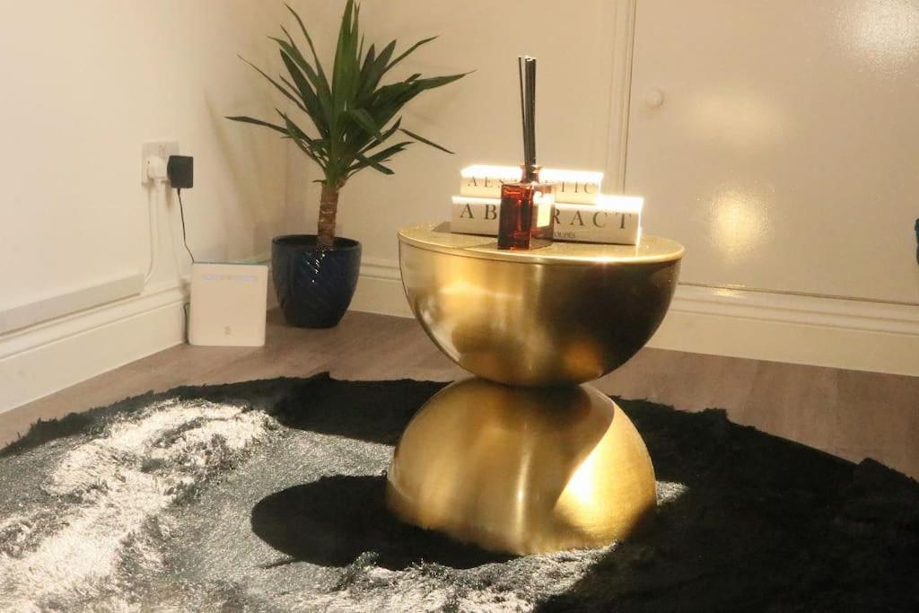 Qties Luxury Home