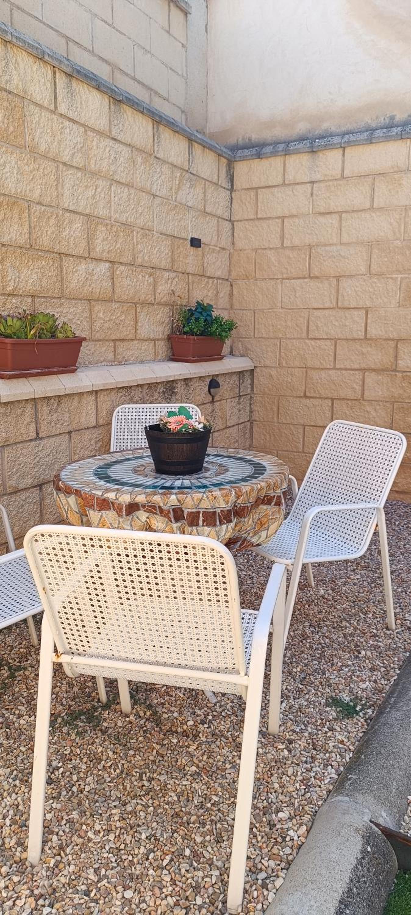 Mikaela Planta baja-con patio