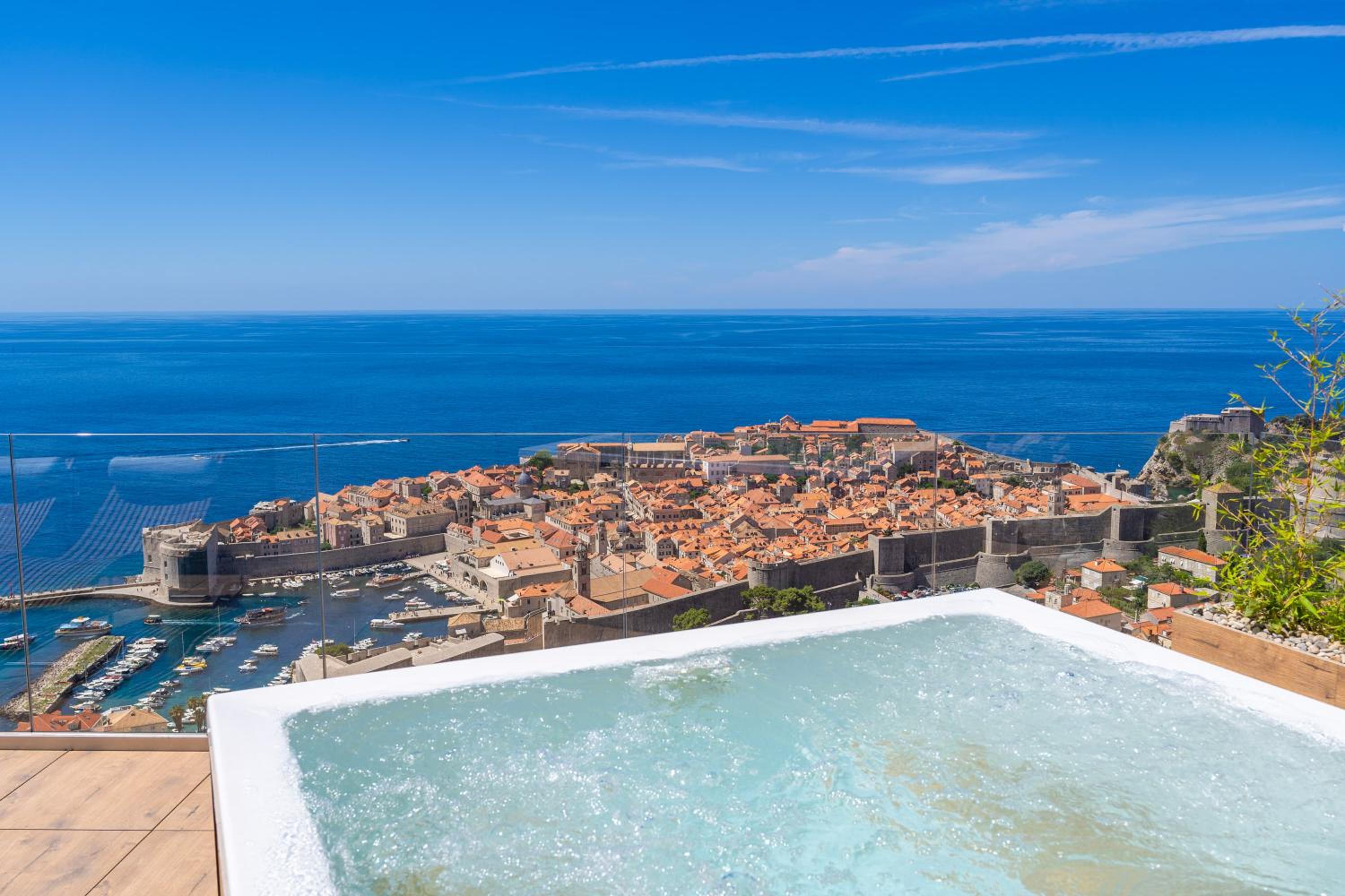 Hotel KINGS LANDING 5 stars PENTHOUSE - Image 1