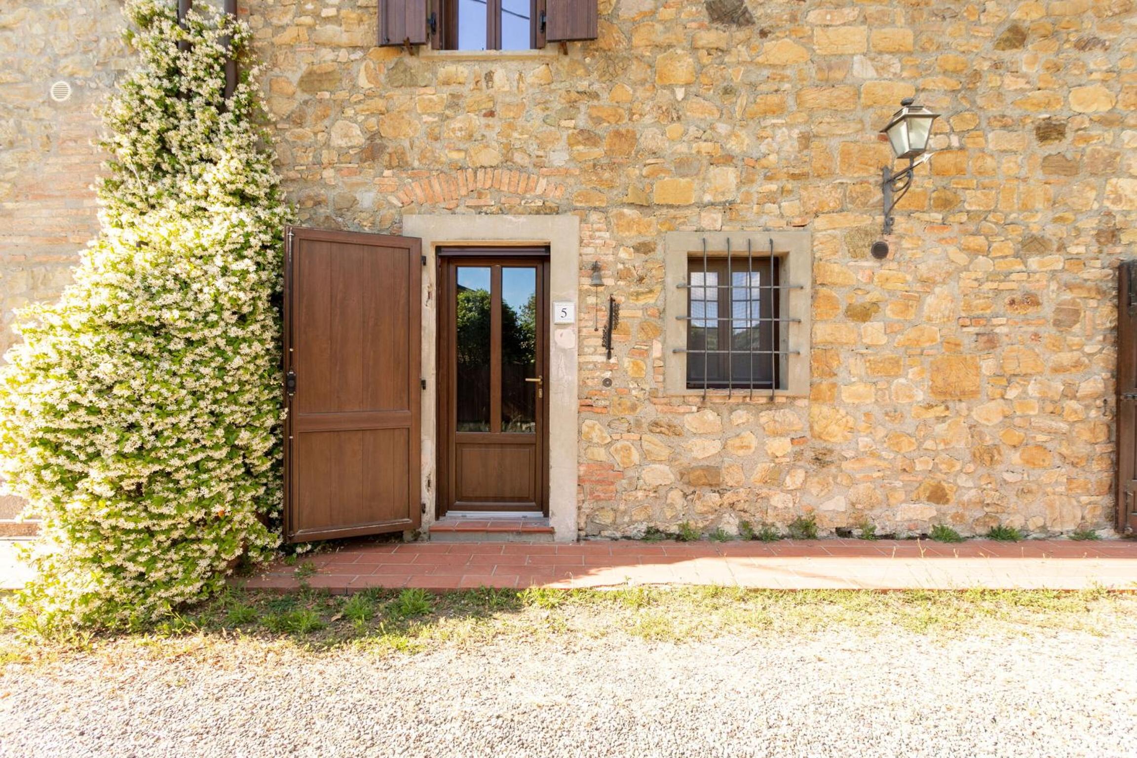 Casale Bianca Luce view 2