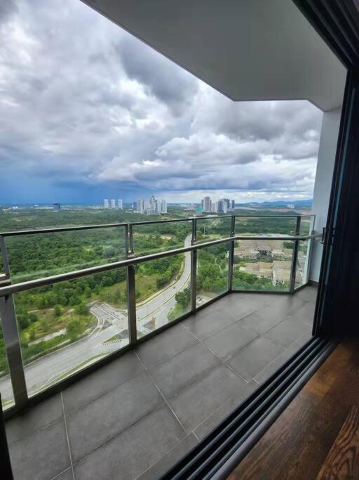 Summer Cozy 2pax Netflix Almas Suite Legoland at Iskandar Puteri Second Link Custom