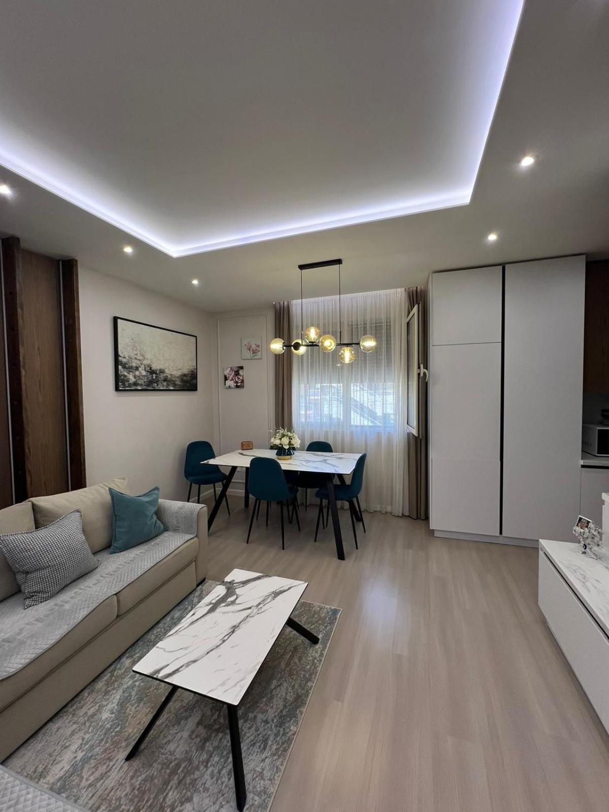 Gold Vollga House Durres