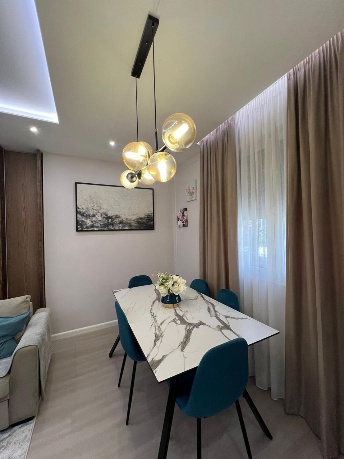 Gold Vollga House Durres