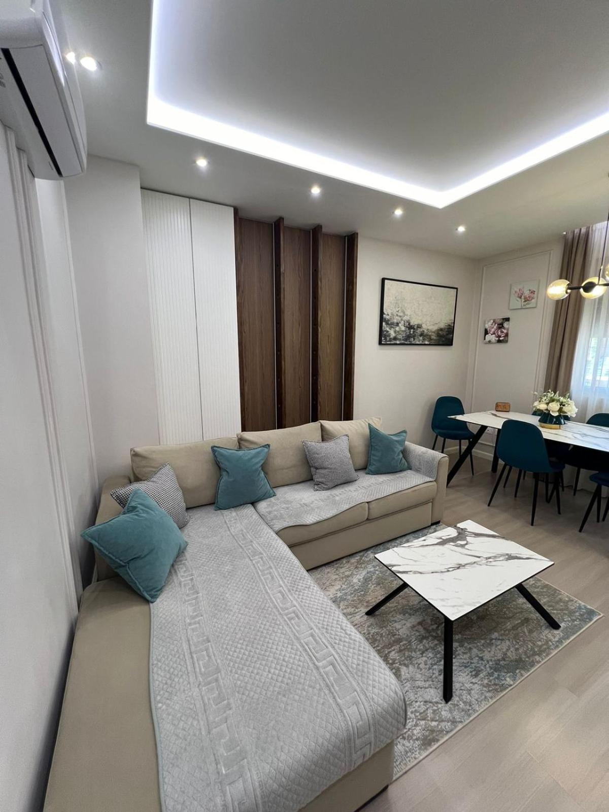 Gold Vollga House Durres