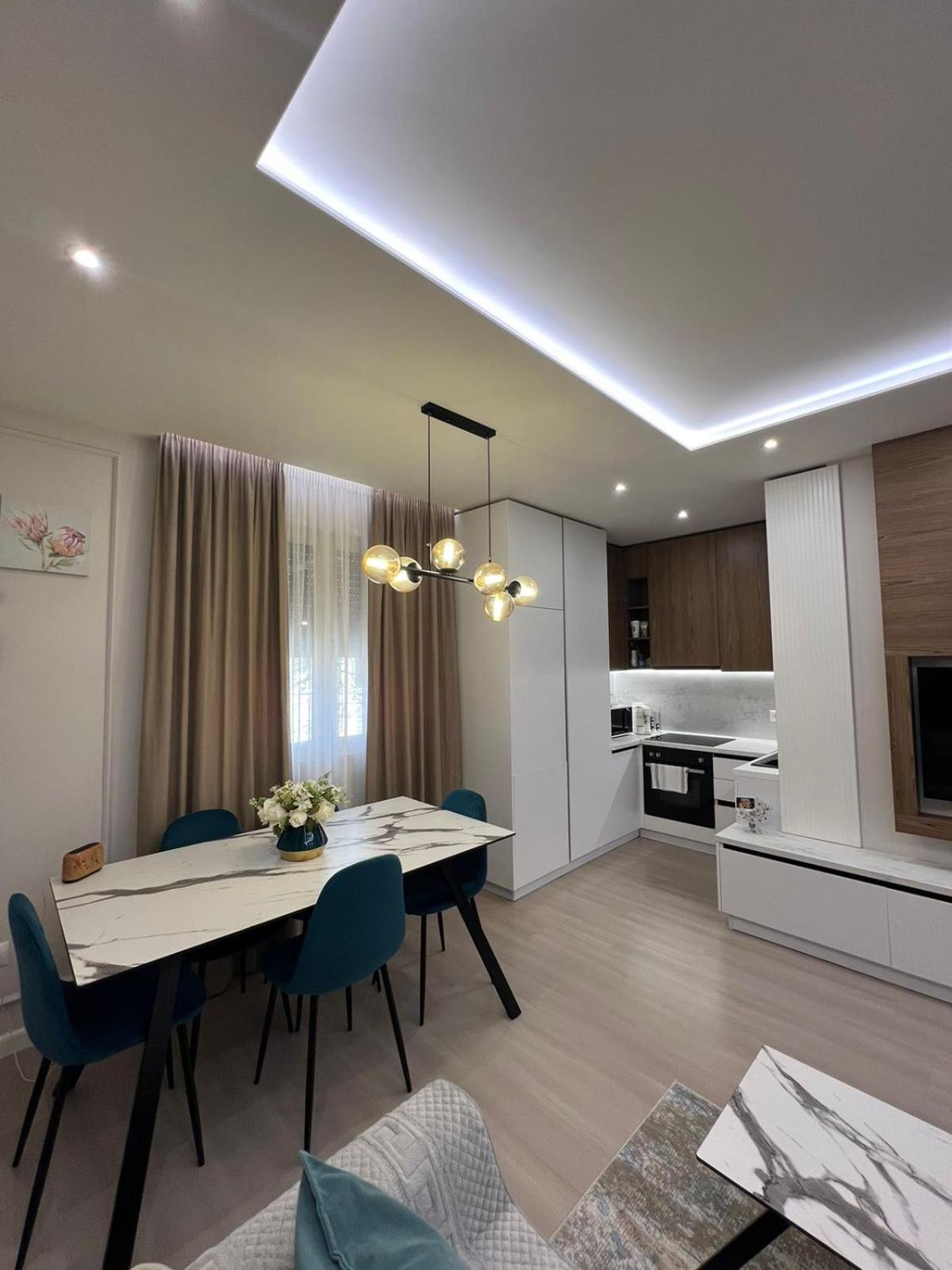 Gold Vollga House Durres