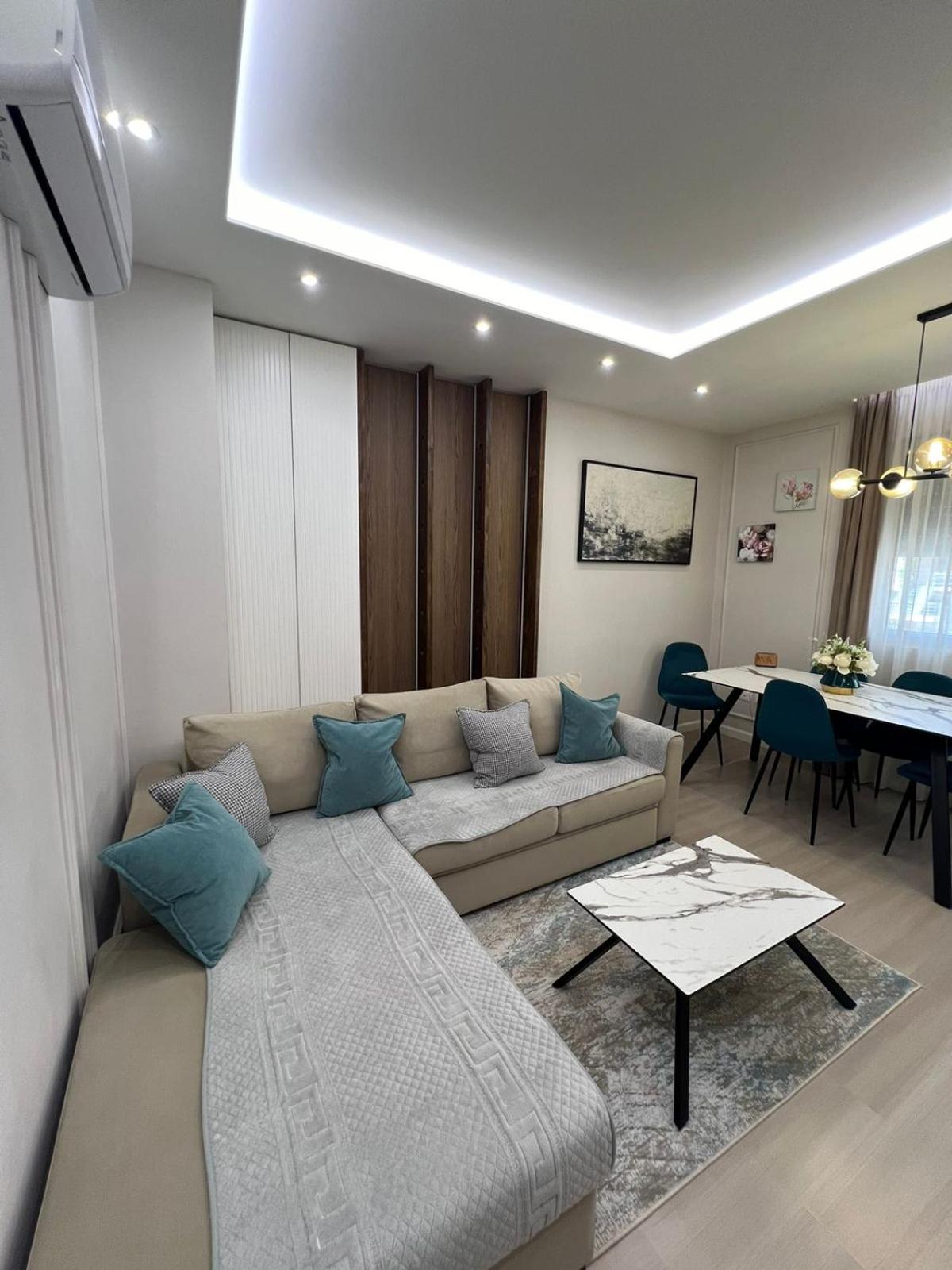 Gold Vollga House Durres