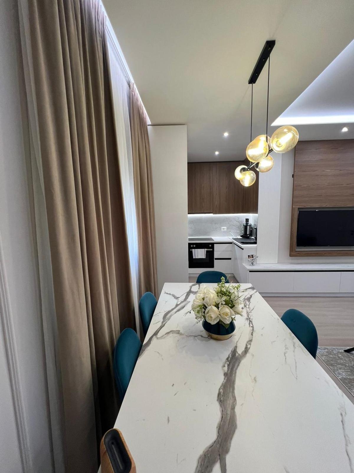 Gold Vollga House Durres