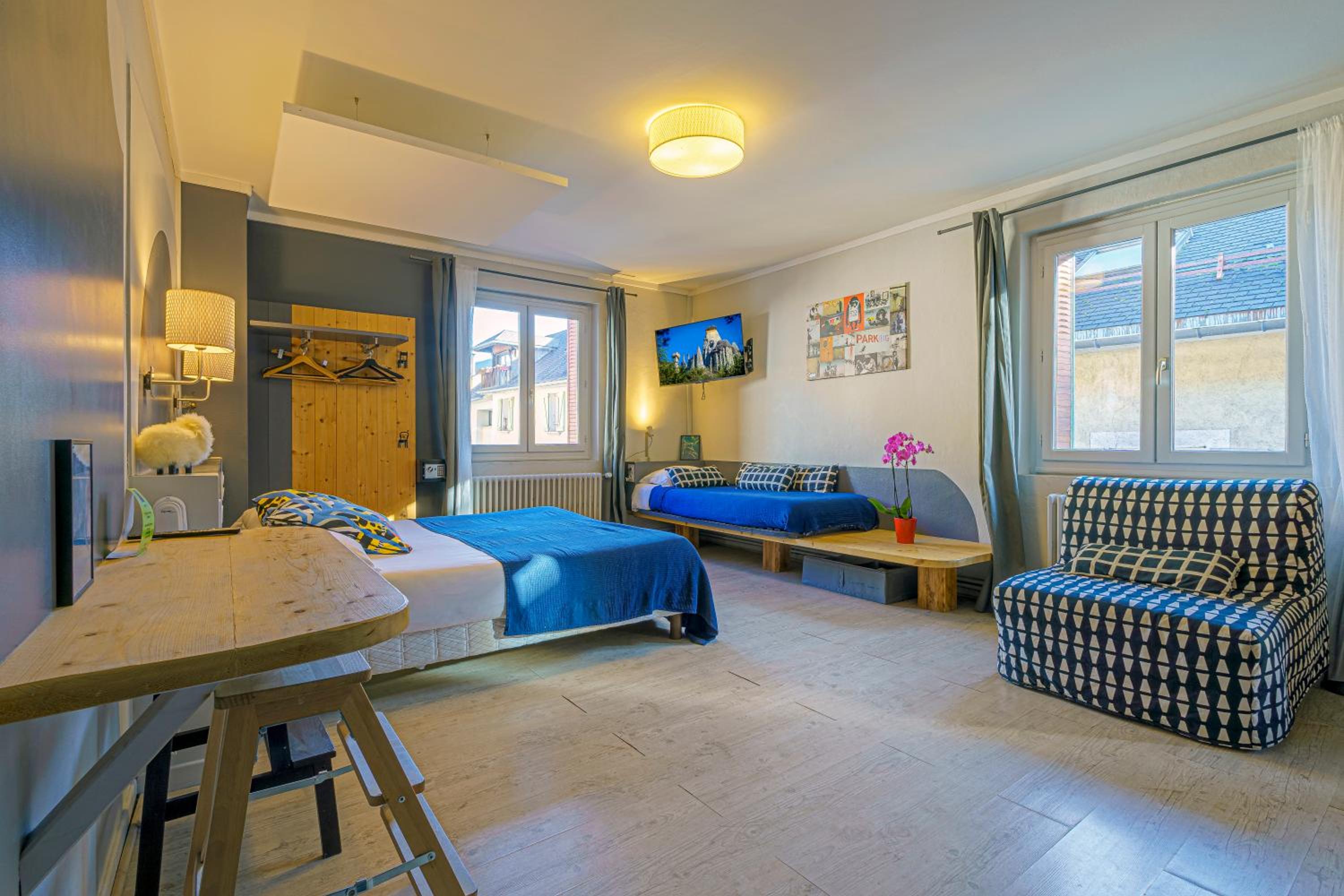 Hotel de la Placette Barcelonnette - Property Image 1