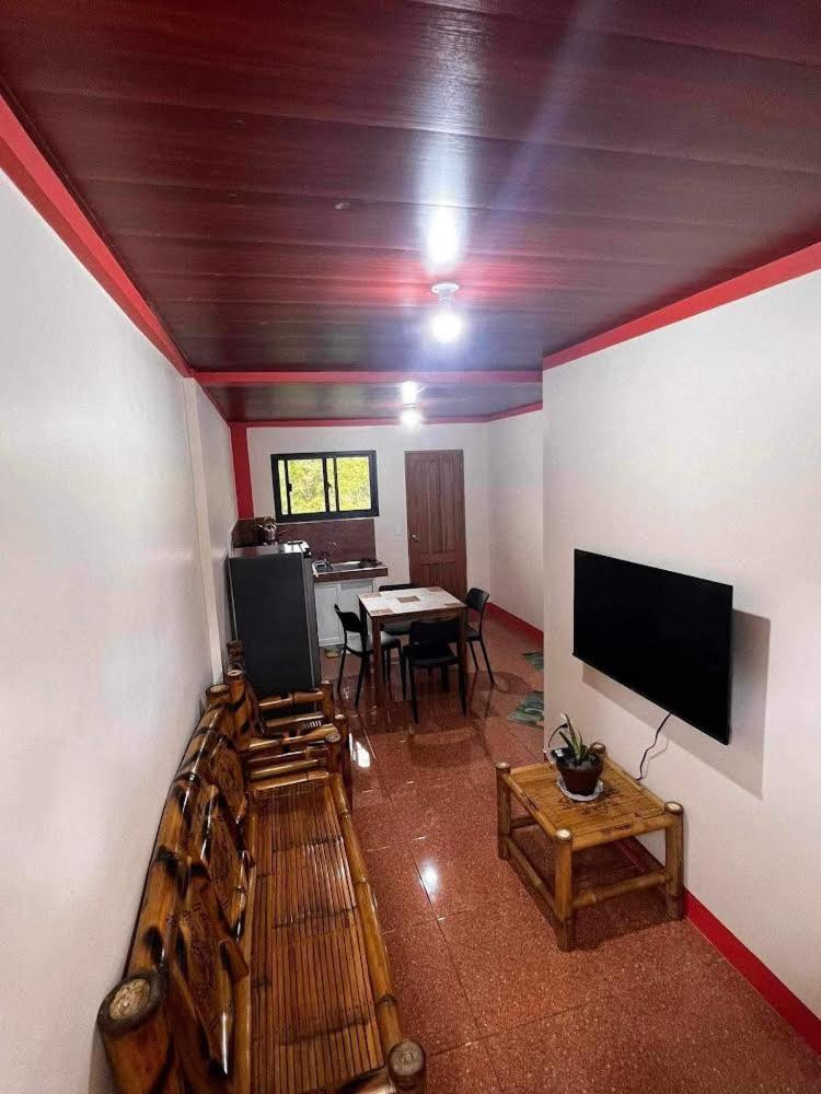 Hildas Apartments