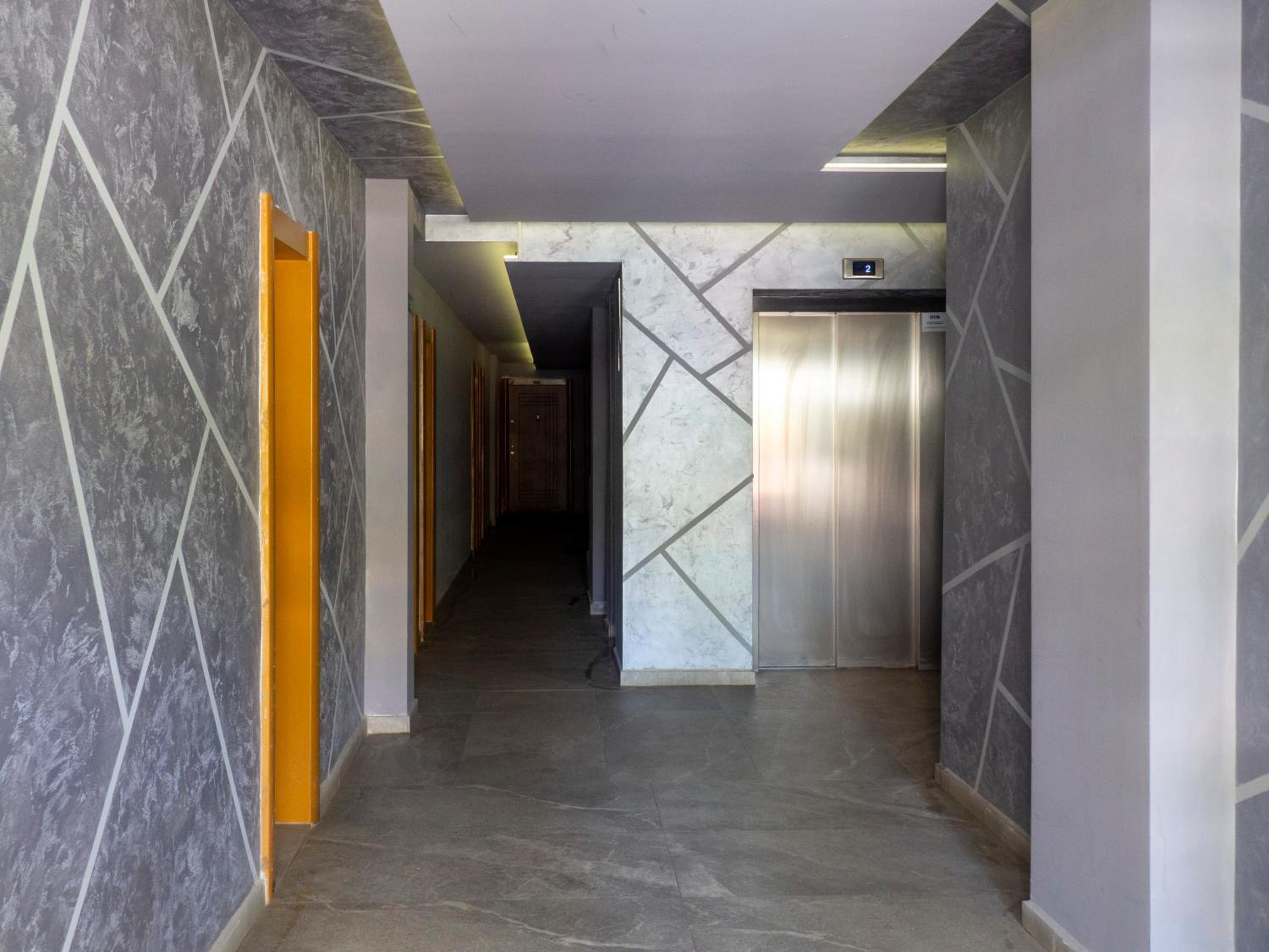 Cozy Apartment with Parking 5 Мinutes from the Center