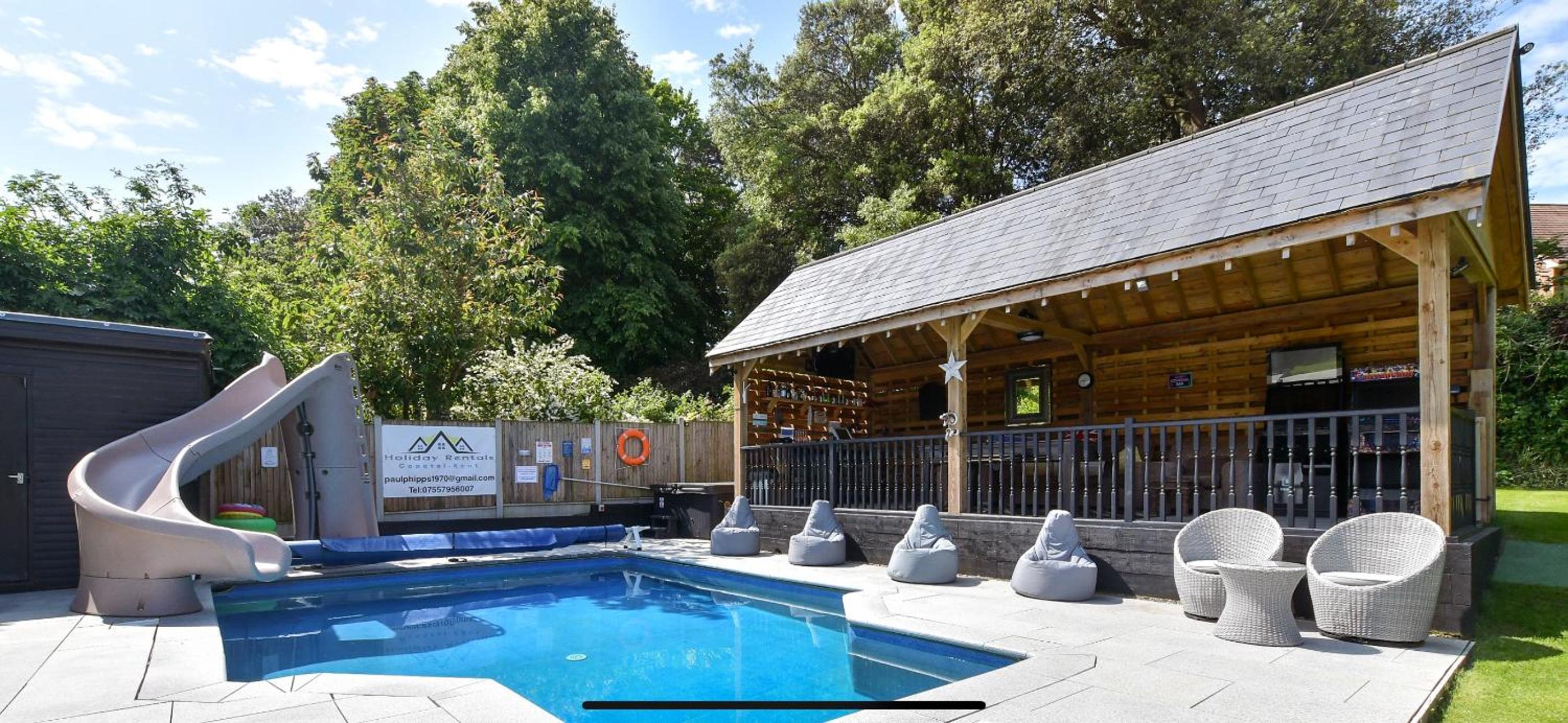 House Oasis heated pool, Hot Tub, Games Bar & Retreat view 3