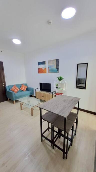 Cozy 1 Bedroom San Lorenzo Place Netflix 4KM NAIA view 4