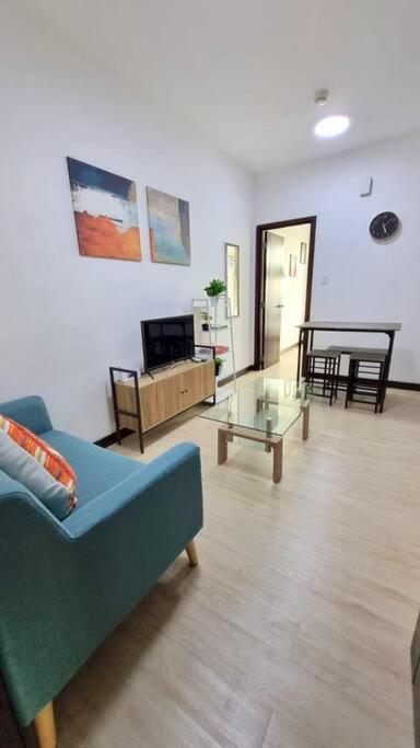 Cozy 1 Bedroom San Lorenzo Place Netflix 4KM NAIA view 5