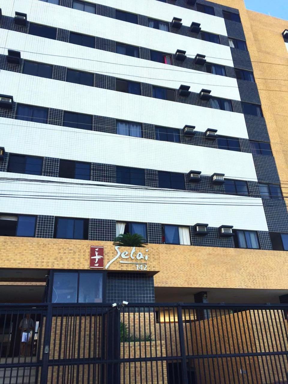 Apartamento 50m da praia- piscina - cobertura - wi-fi - academia