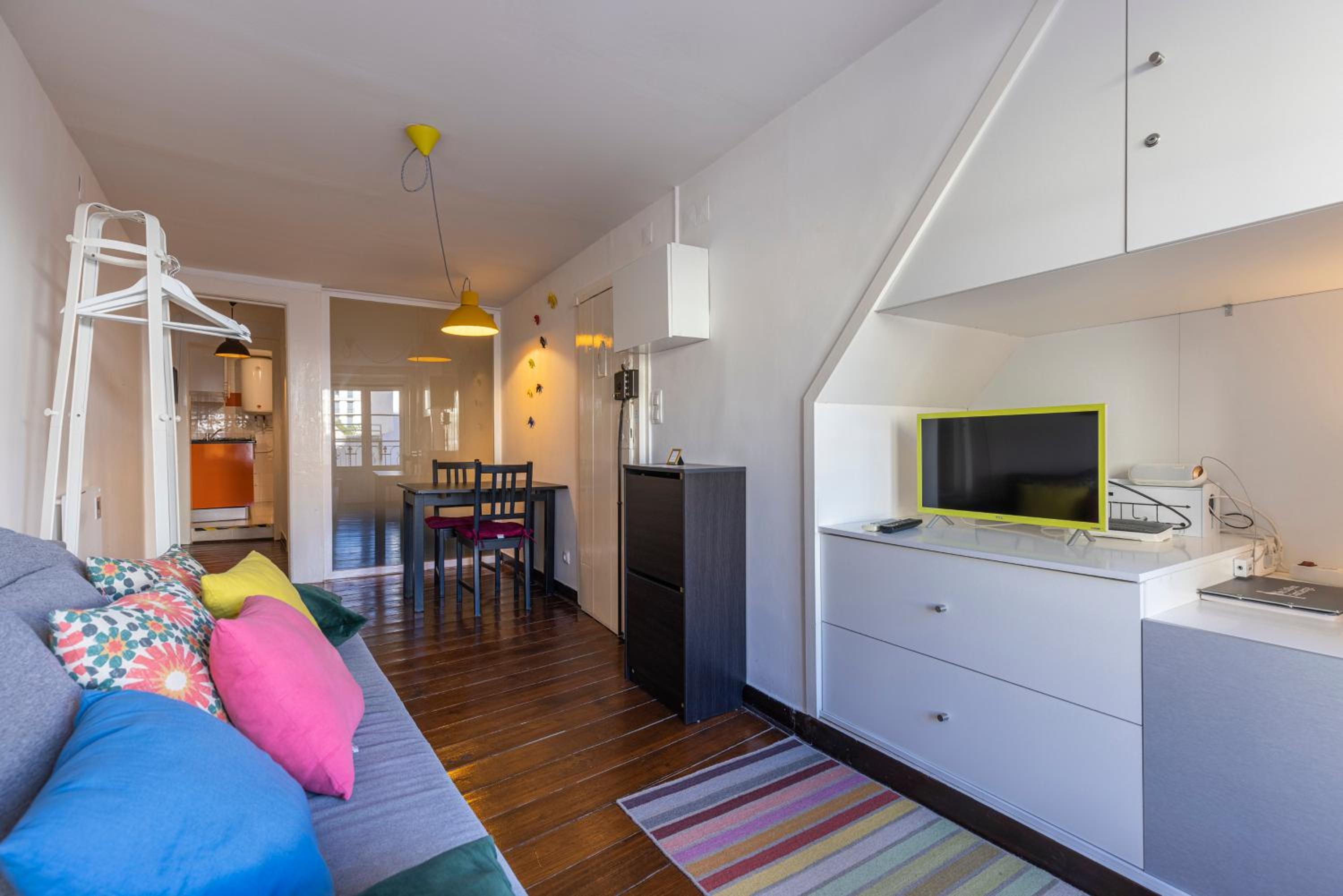 Cosy Lisbon Flat in Martim Moniz - Lisboa view 3