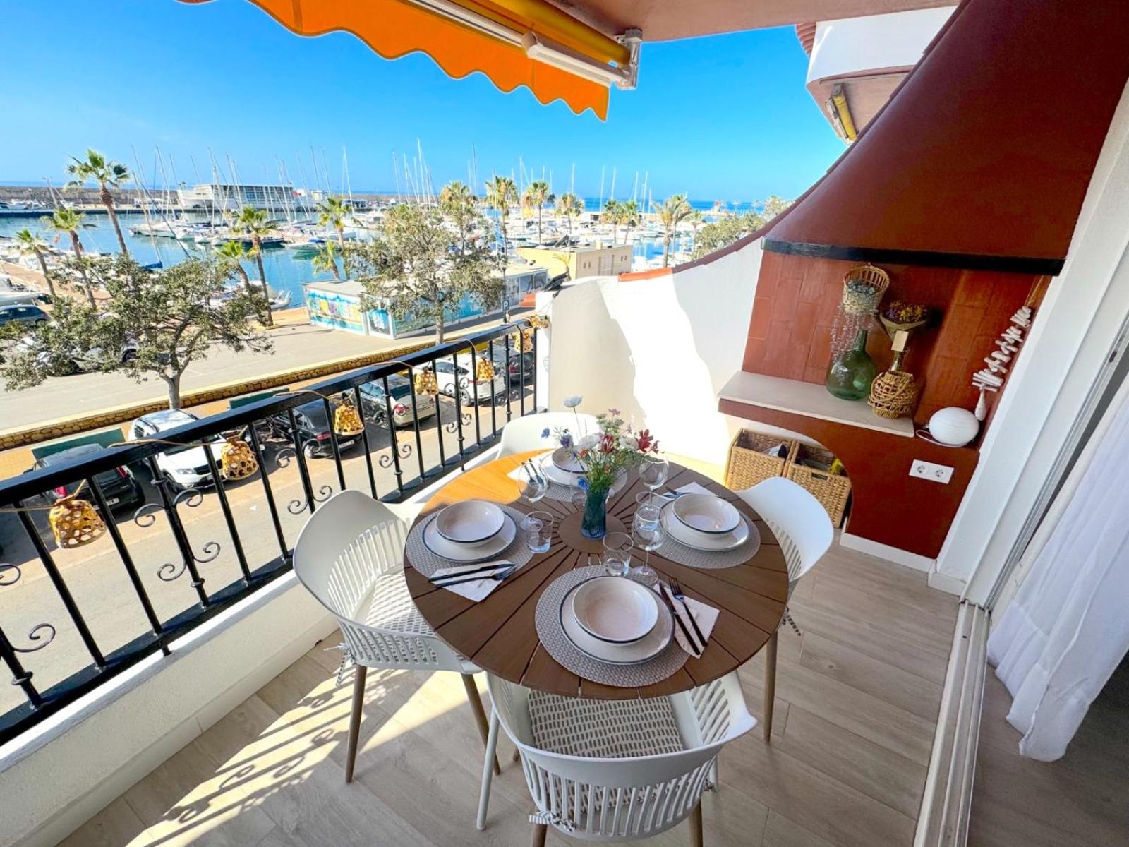 See Port Villajoyosa- Smoke free