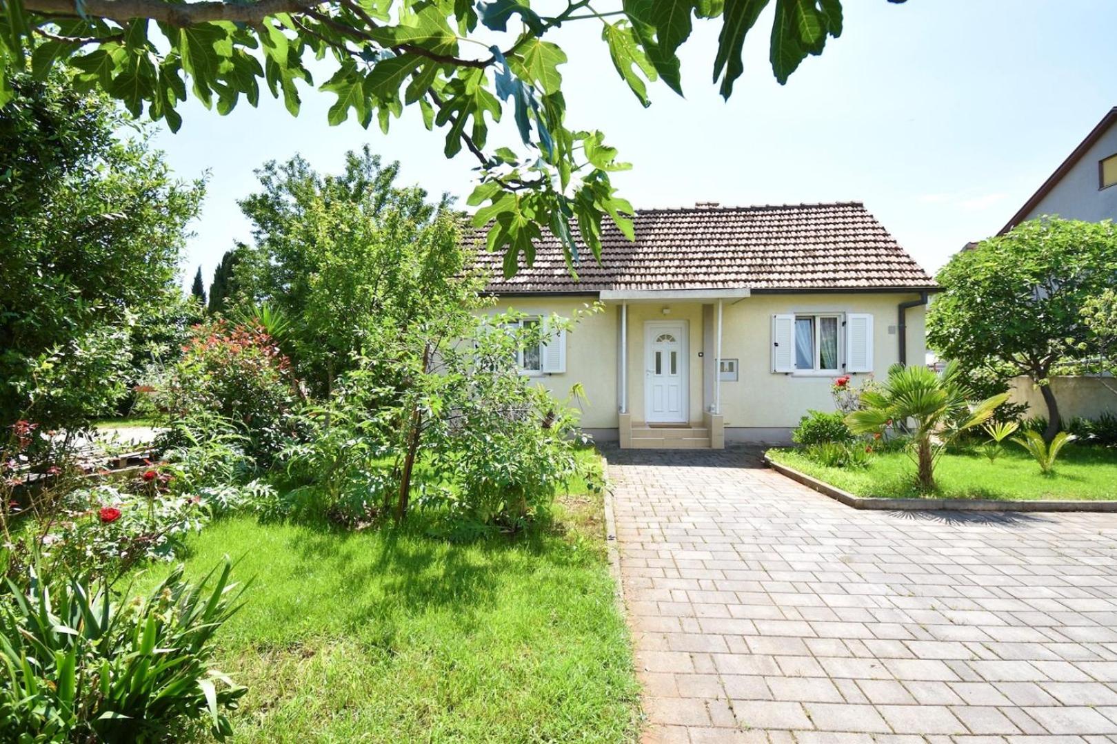 Holiday House with garden "Nena" view 2