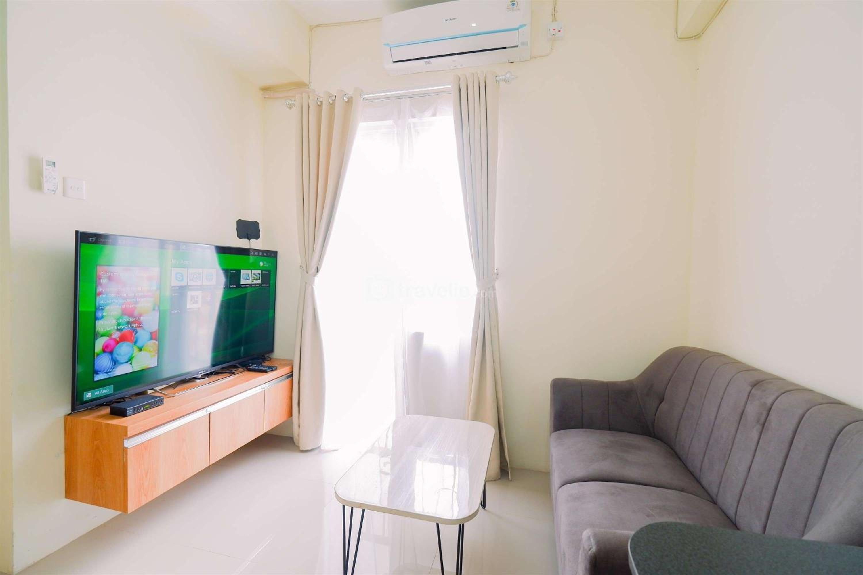 Warm and Cozy Living 2BR Bogorienze Apartment By Travelio