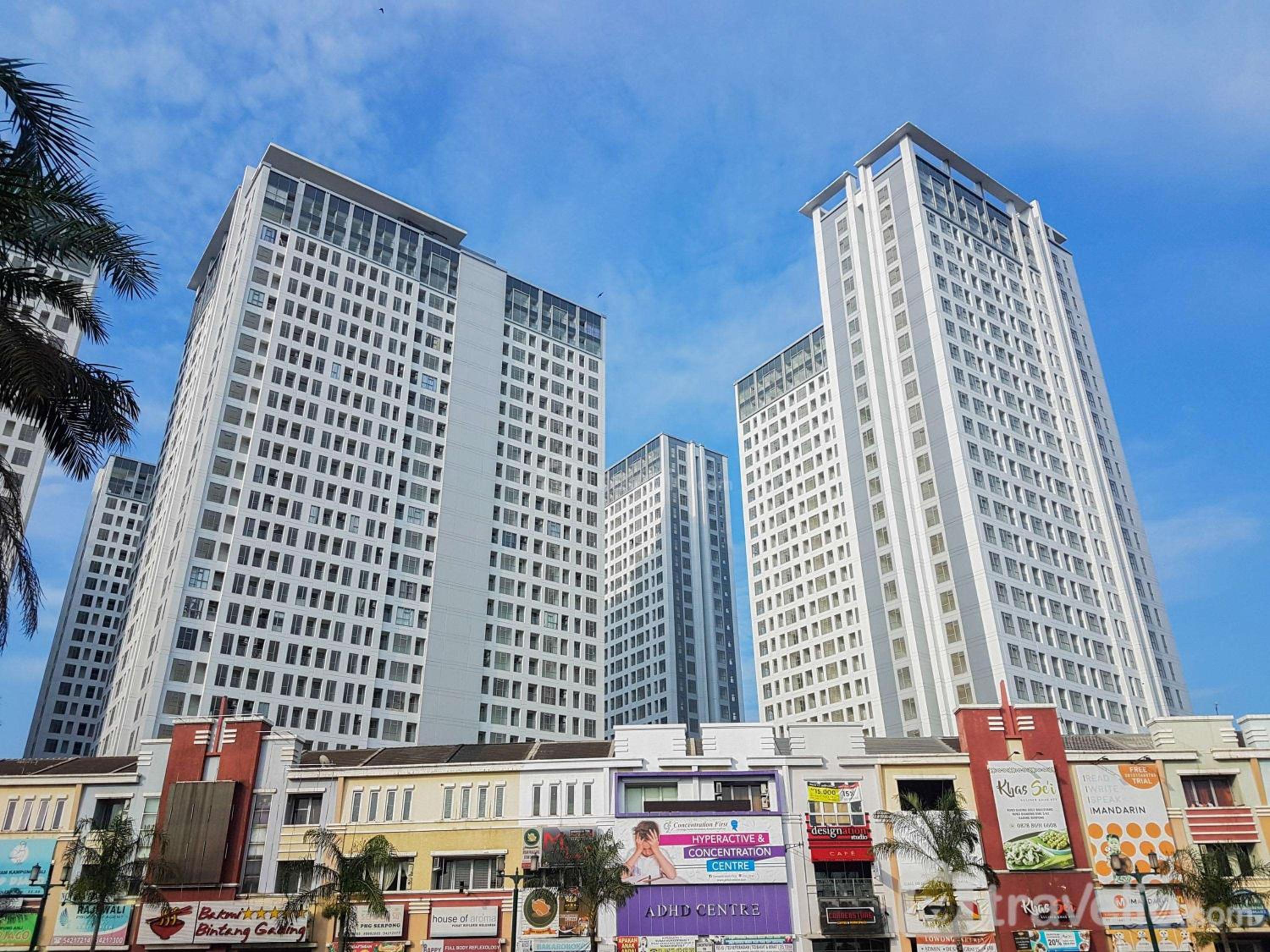 Spacious and Comfort 3BR at M-Town Signature Apartment By Travelio view 2