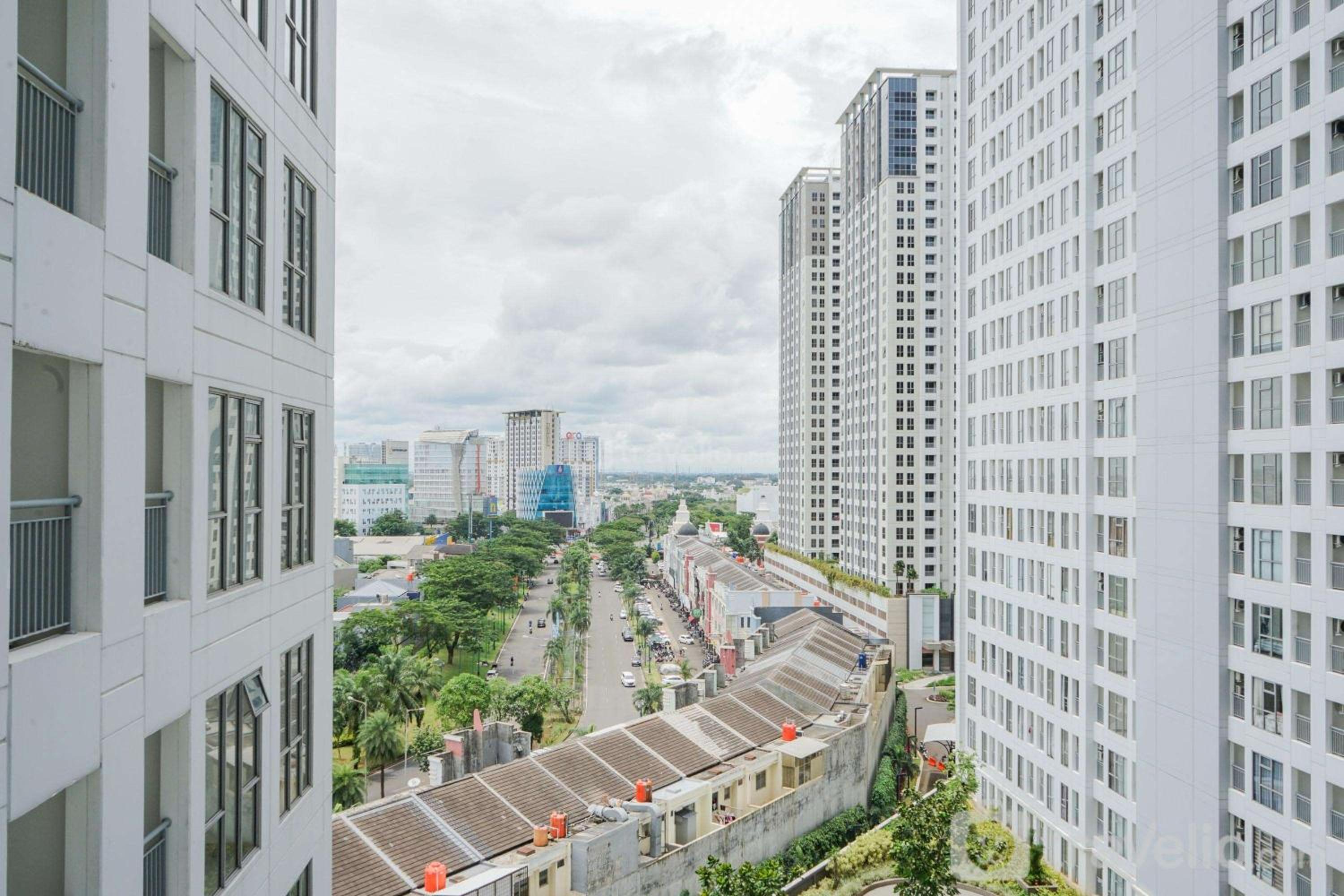 Great Choice Studio Apartment M-Town Residence near Summarecon Mall By Travelio view 3