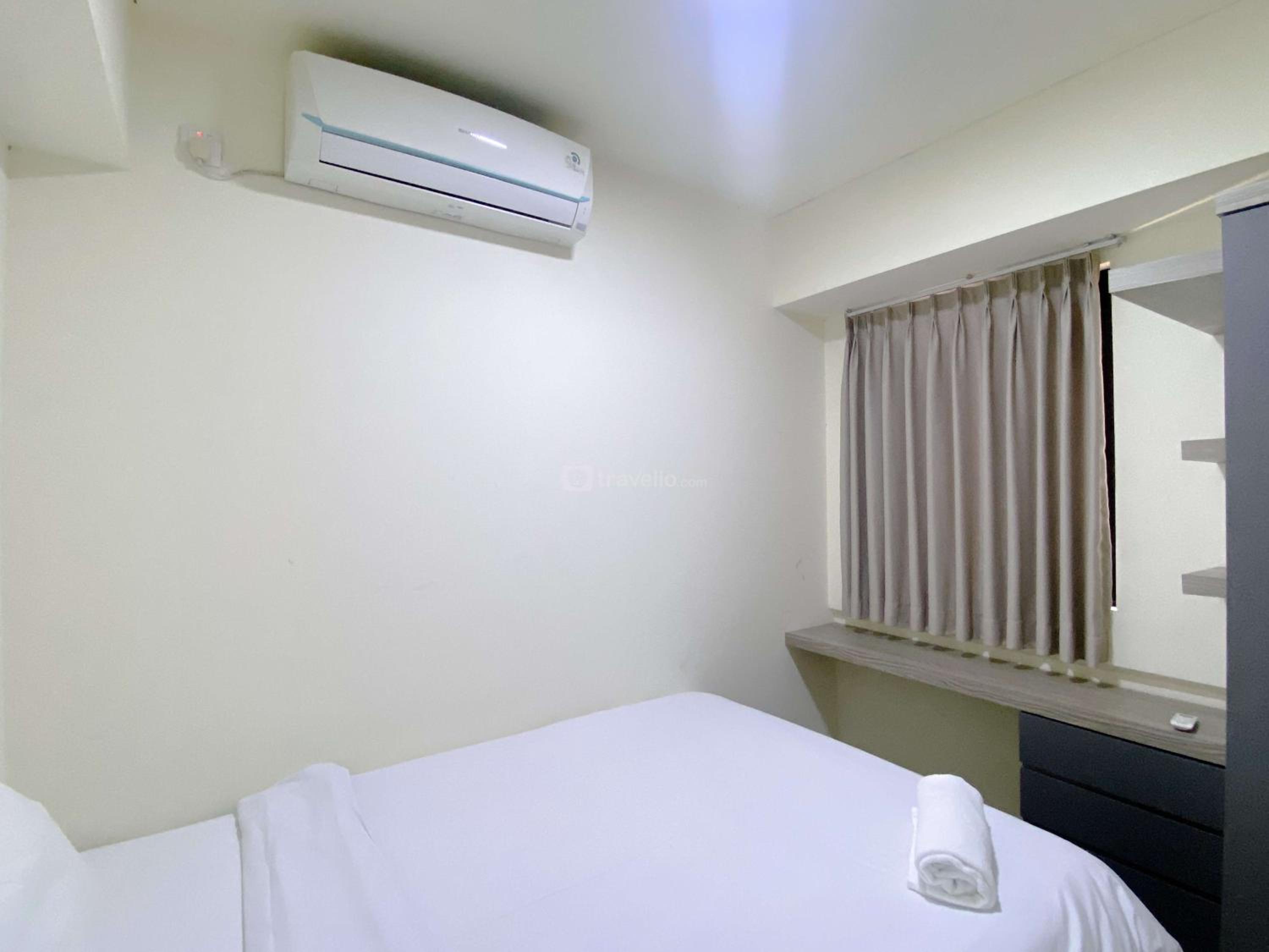 Well Furnished and Comfortable 2BR Meikarta Apartment By Travelio view 5