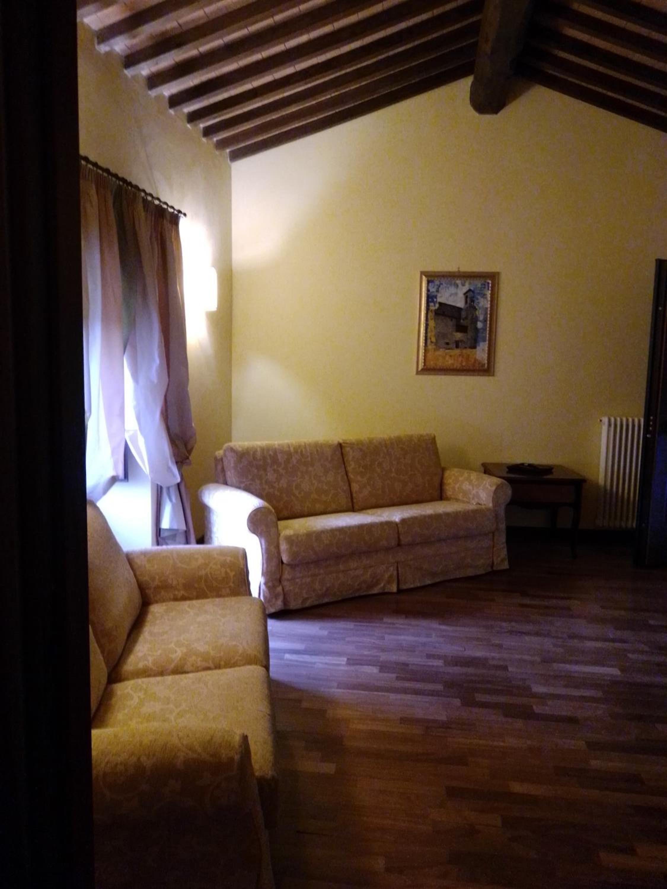 Castello Izzalini Todi Resort