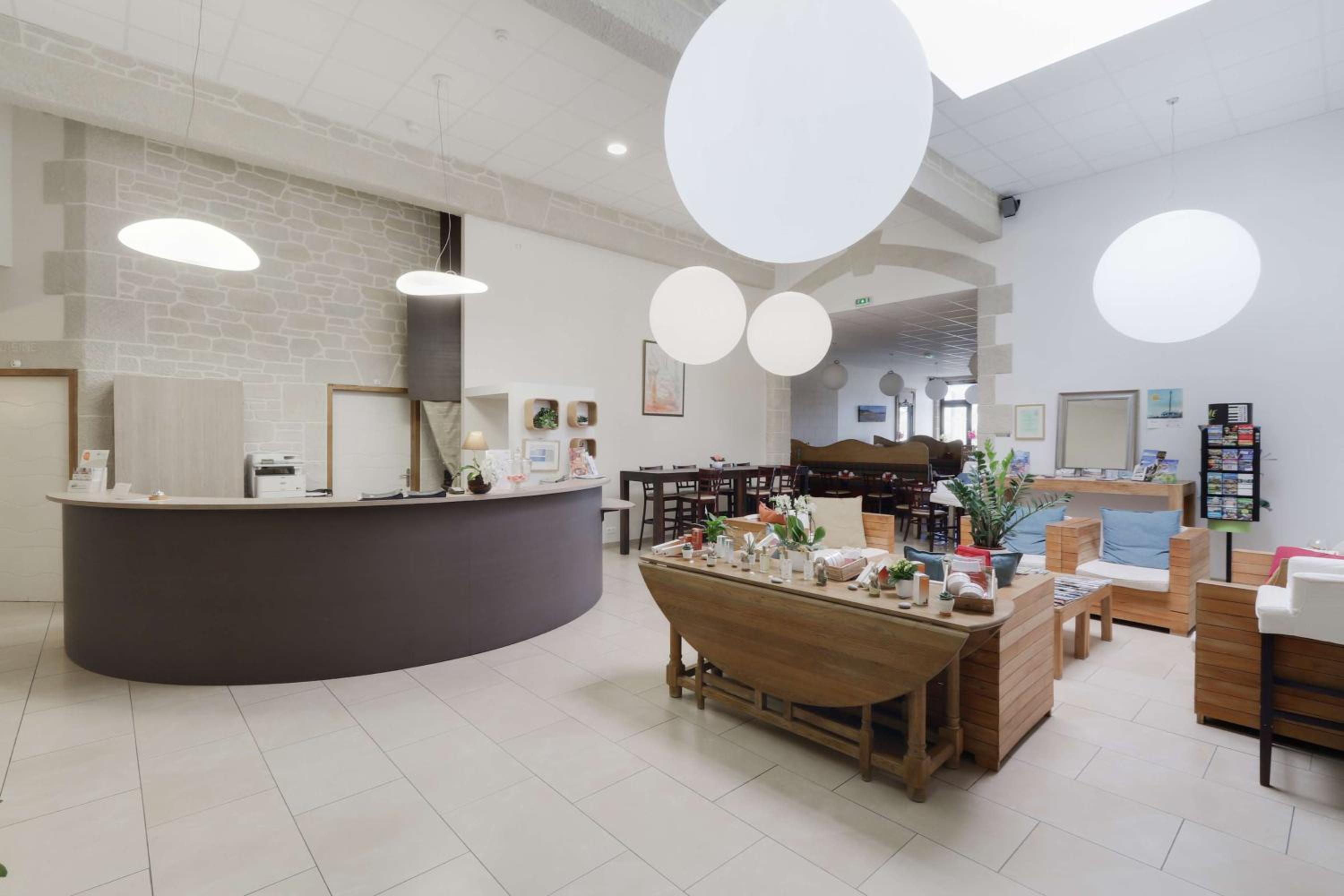 Hotel Brit Hotel Alghotel - Image 1